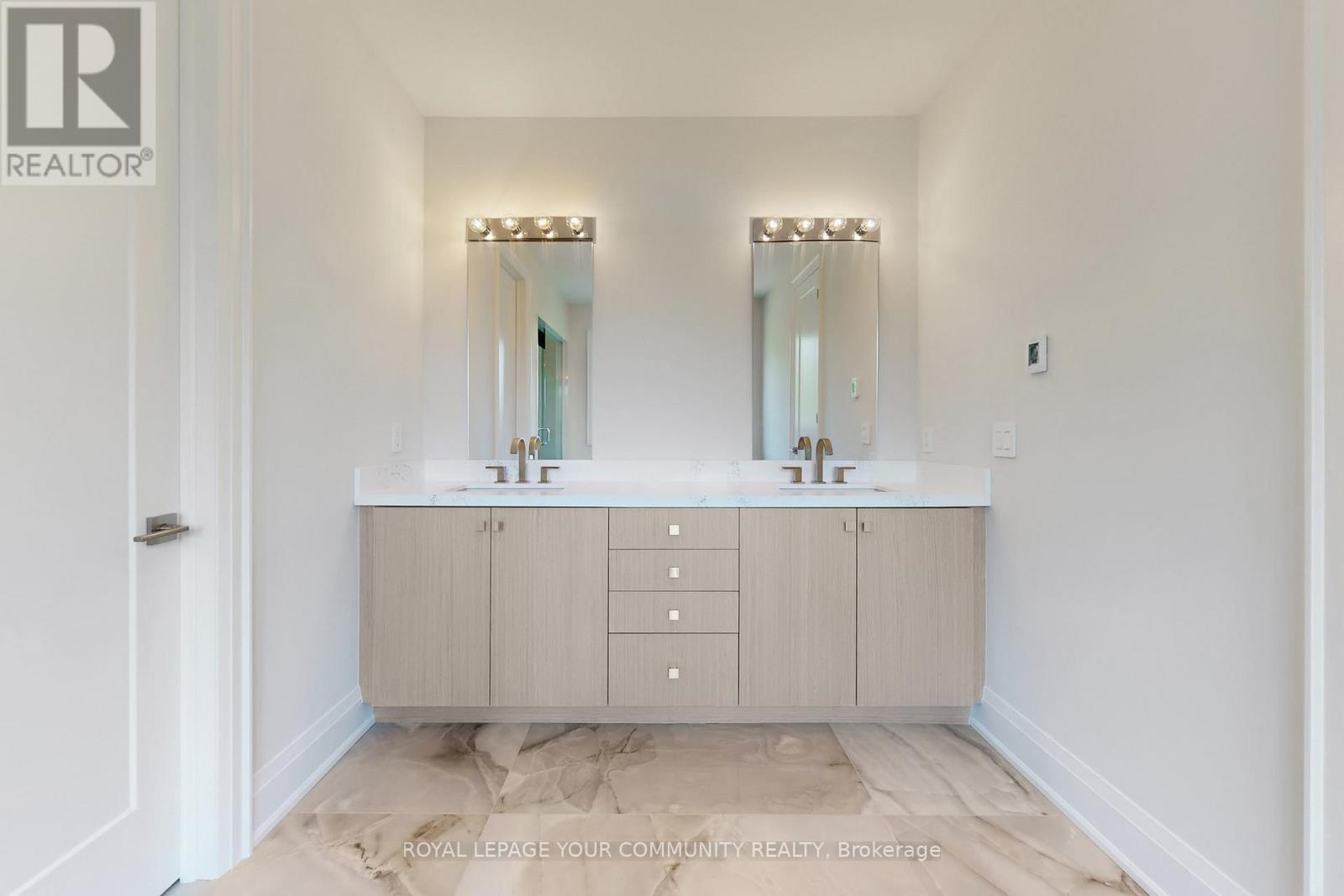 61 Milky Way Drive, Richmond Hill, Ontario  L4C 4M9 - Photo 17 - N12294269
