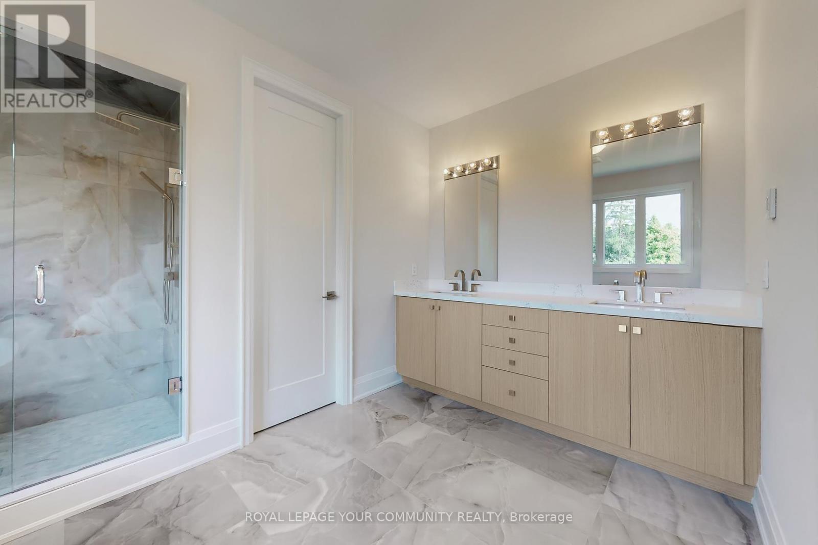61 Milky Way Drive, Richmond Hill, Ontario  L4C 4M9 - Photo 15 - N12294269