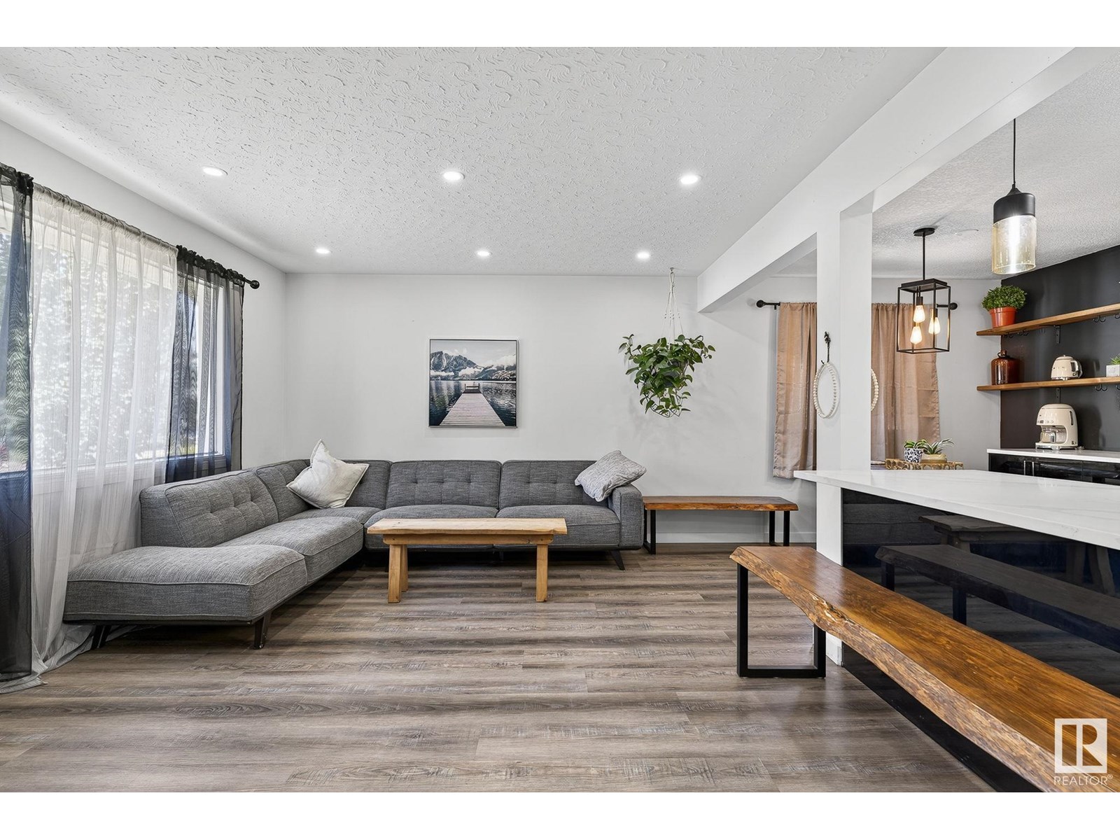 Property at 5216 97A AV NW image 5