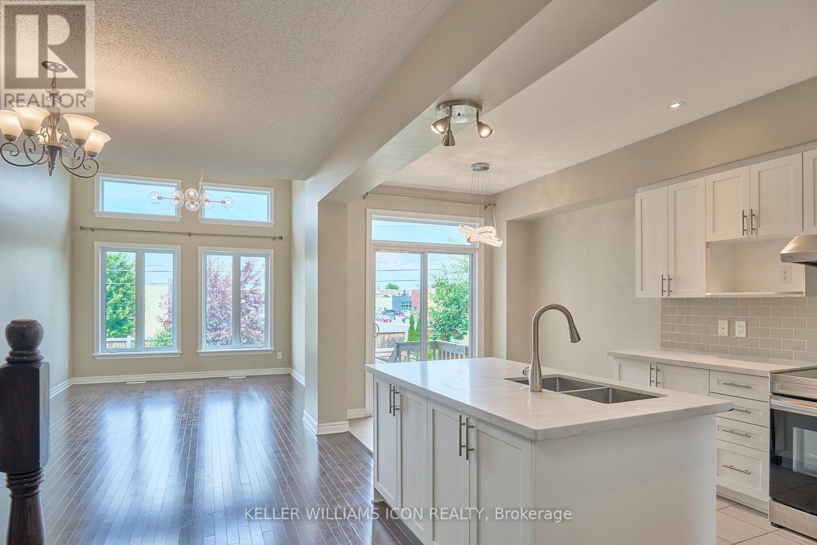 571 Remnor Avenue, Ottawa, Ontario  K2T 0A5 - Photo 12 - X12295366