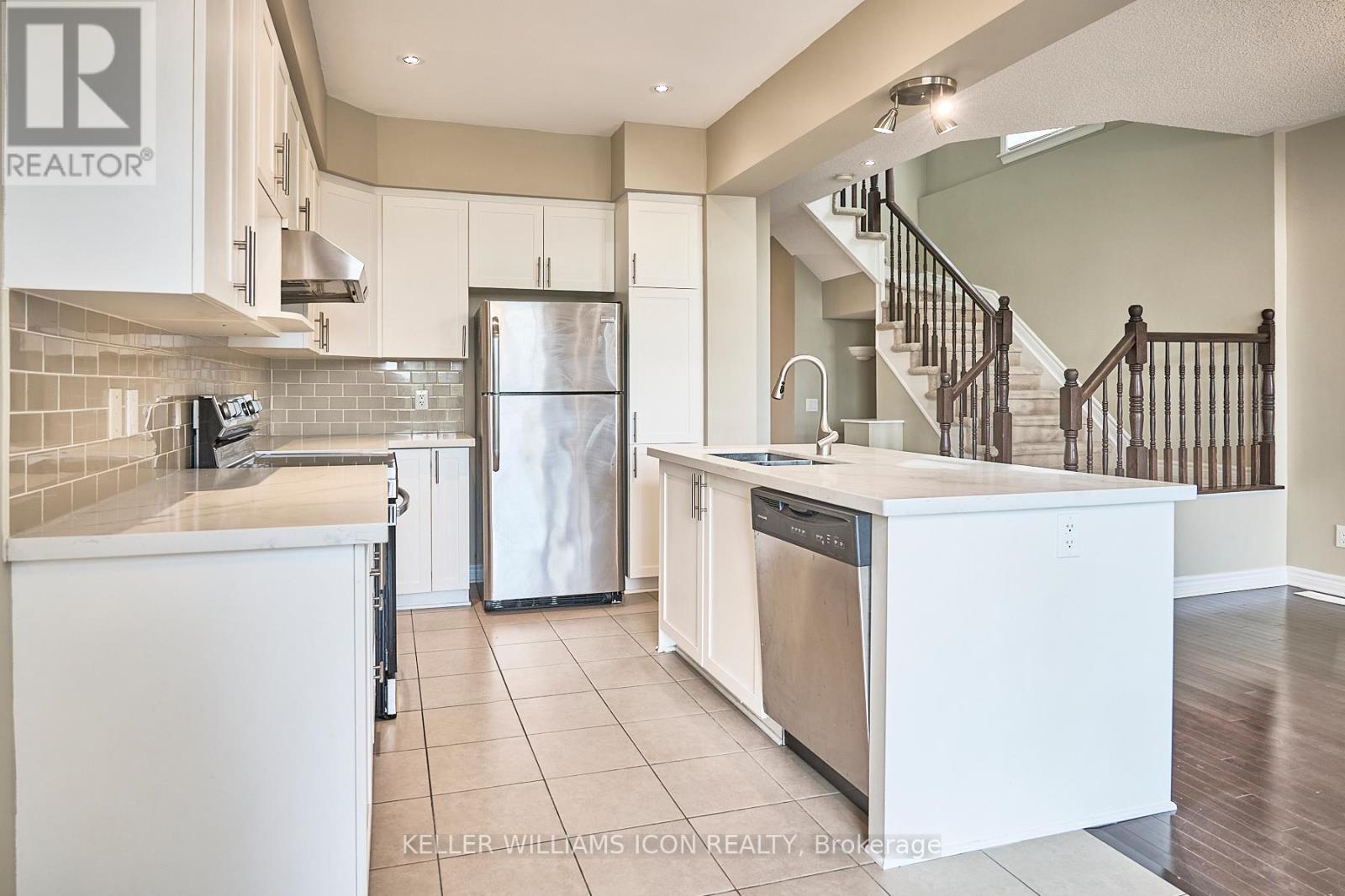 571 Remnor Avenue, Ottawa, Ontario  K2T 0A5 - Photo 14 - X12295366