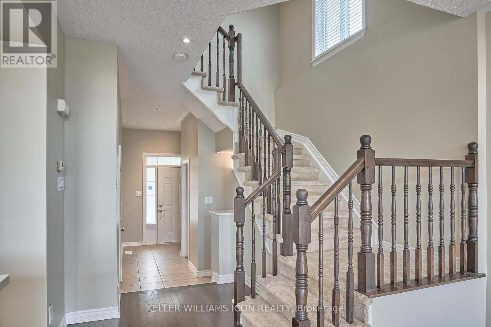 571 Remnor Avenue, Ottawa, Ontario  K2T 0A5 - Photo 7 - X12295366