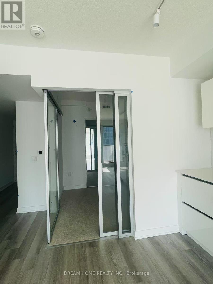 2017 - 230 Simcoe Street, Toronto, Ontario  M5T 0G7 - Photo 5 - C12295374