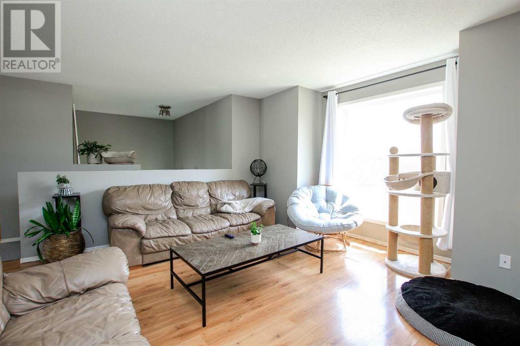 Property at 51 Durand Crescent image 4
