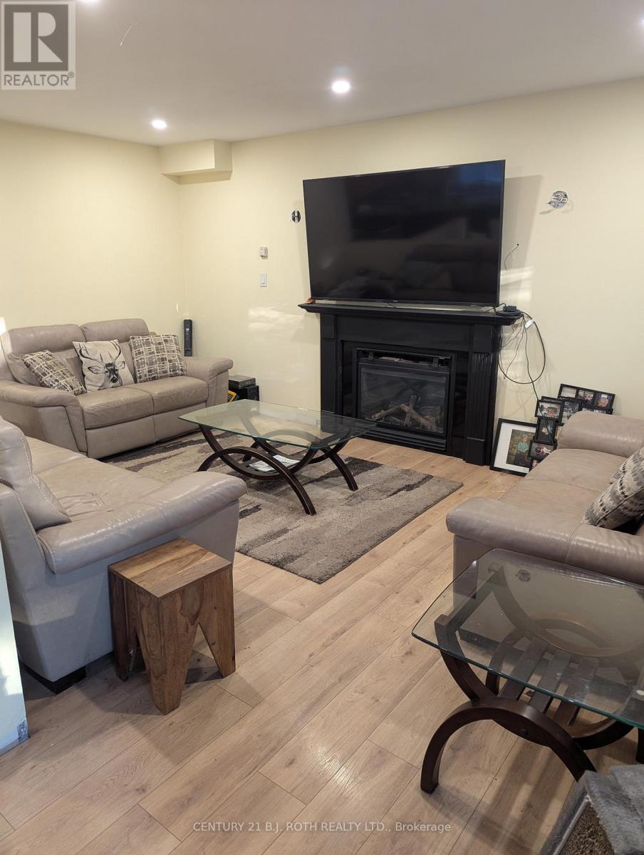 63 White Elm Road, Barrie (Holly), Ontario  L4N 0E5 - Photo 14 - S12270932