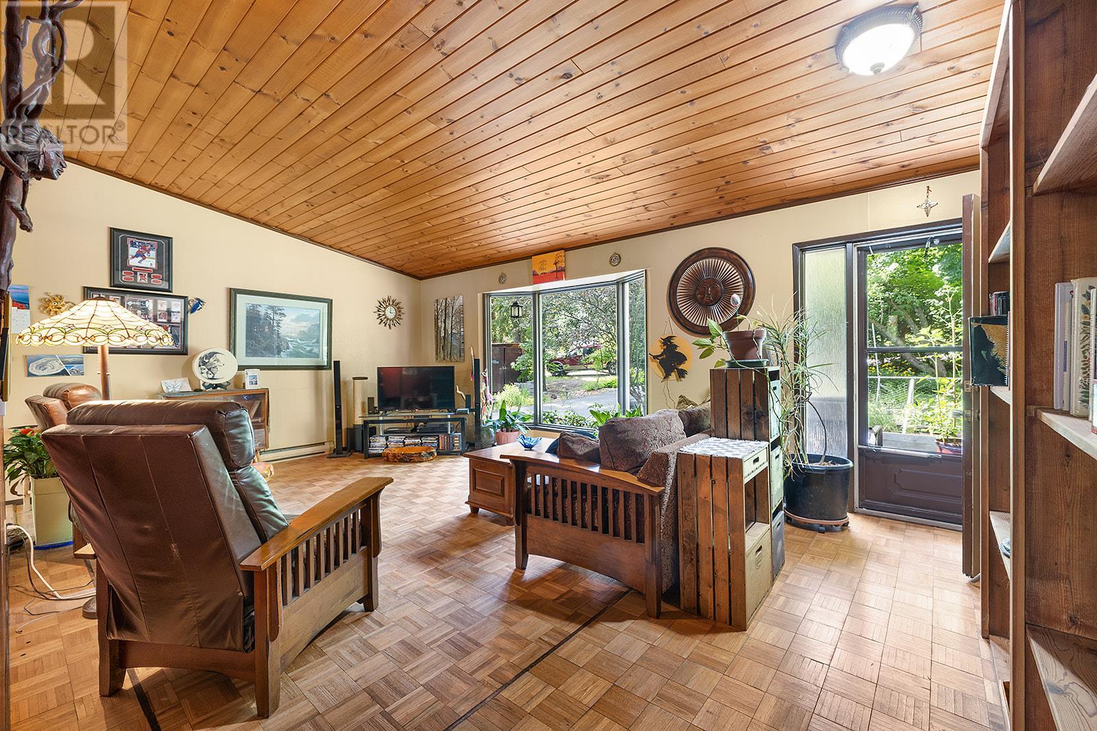 16324 Bowe Road, Crawford Bay, British Columbia  V0B 1E0 - Photo 6 - 10356617