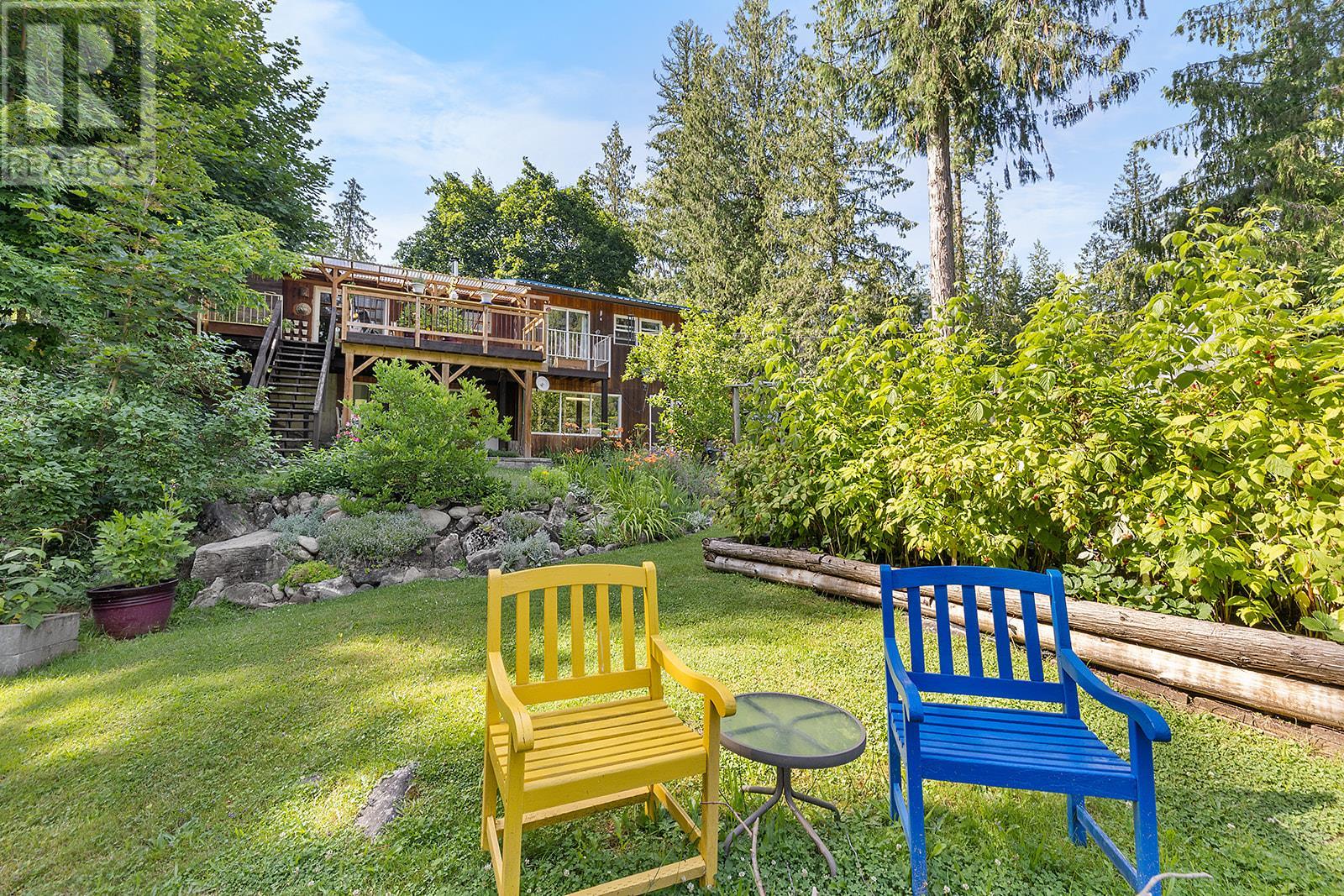 16324 Bowe Road, Crawford Bay, British Columbia  V0B 1E0 - Photo 3 - 10356617
