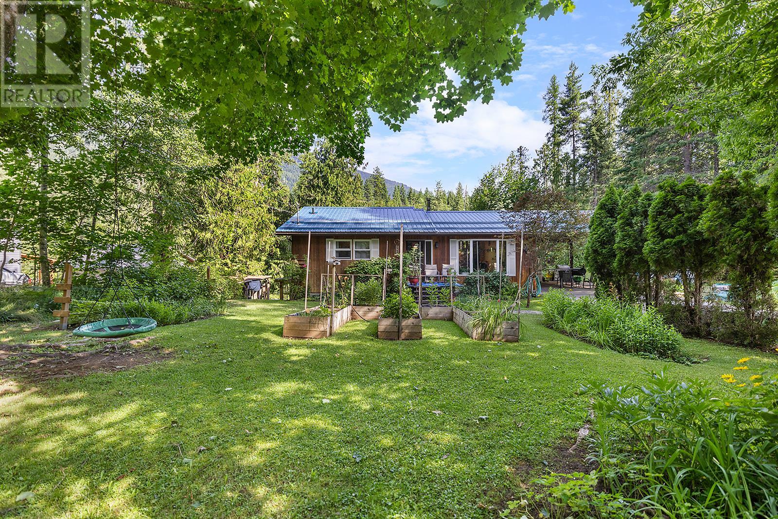16324 Bowe Road, Crawford Bay, British Columbia  V0B 1E0 - Photo 37 - 10356617