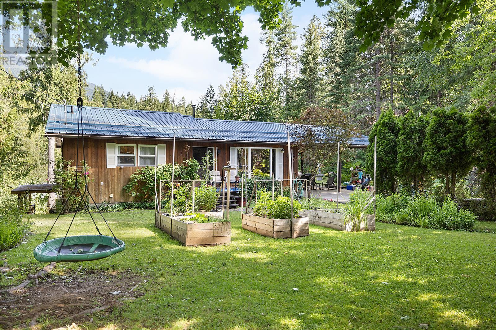 16324 Bowe Road, Crawford Bay, British Columbia  V0B 1E0 - Photo 36 - 10356617