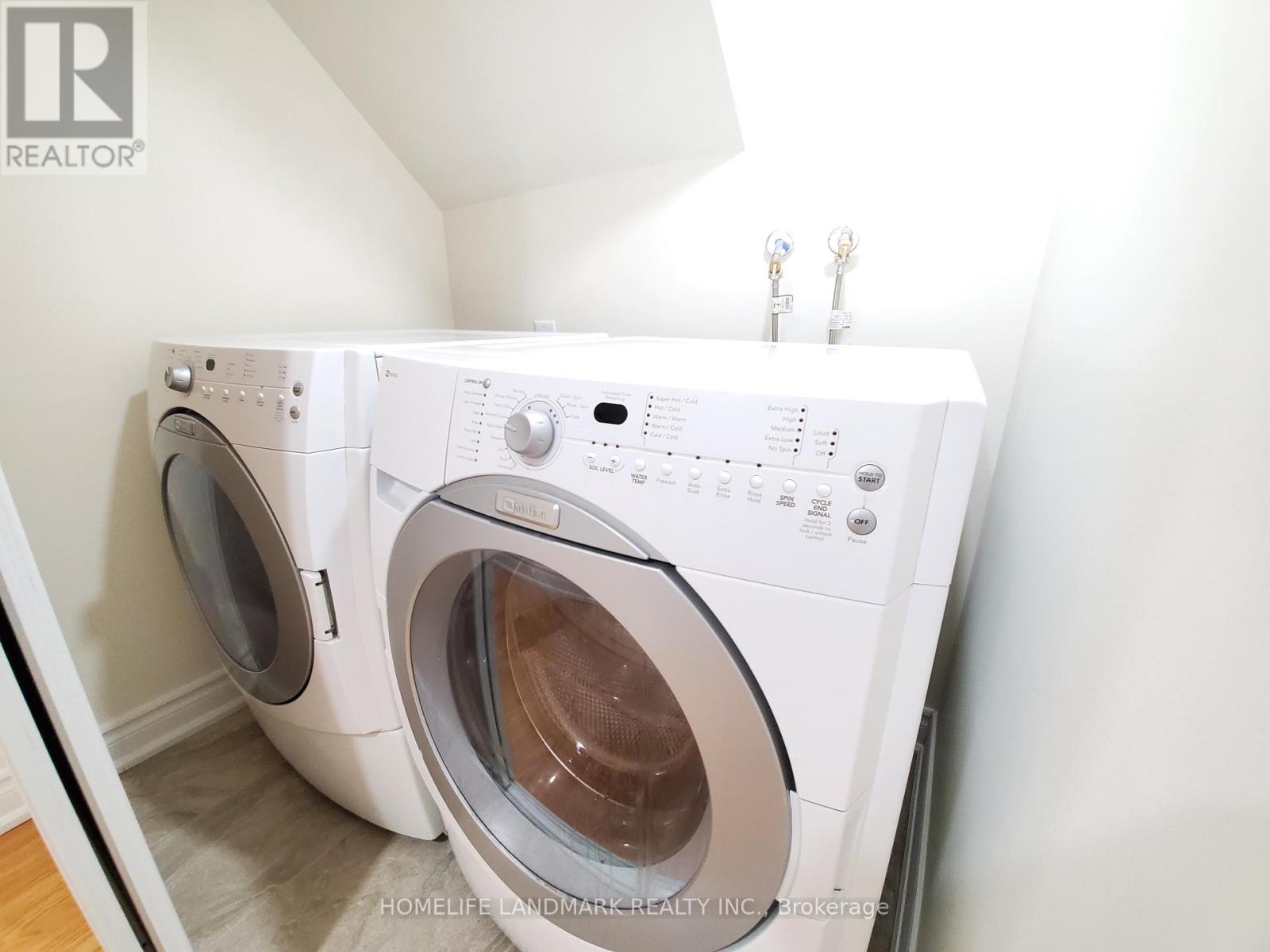 Bsmt - 61 Albert Roffey Crescent, Markham, Ontario  L6B 0H2 - Photo 9 - N12295395