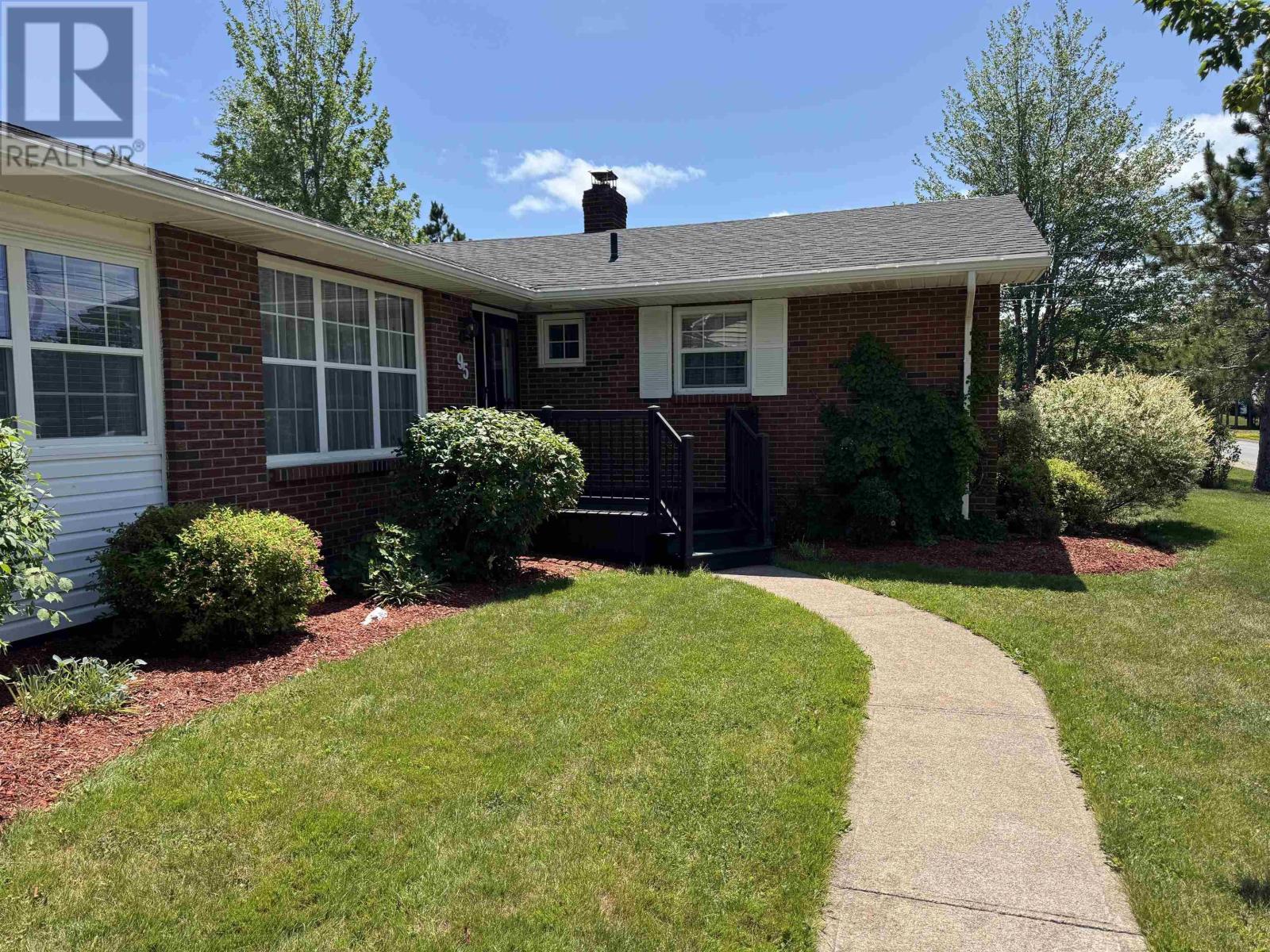 Property at 95 Poplar Street image 2