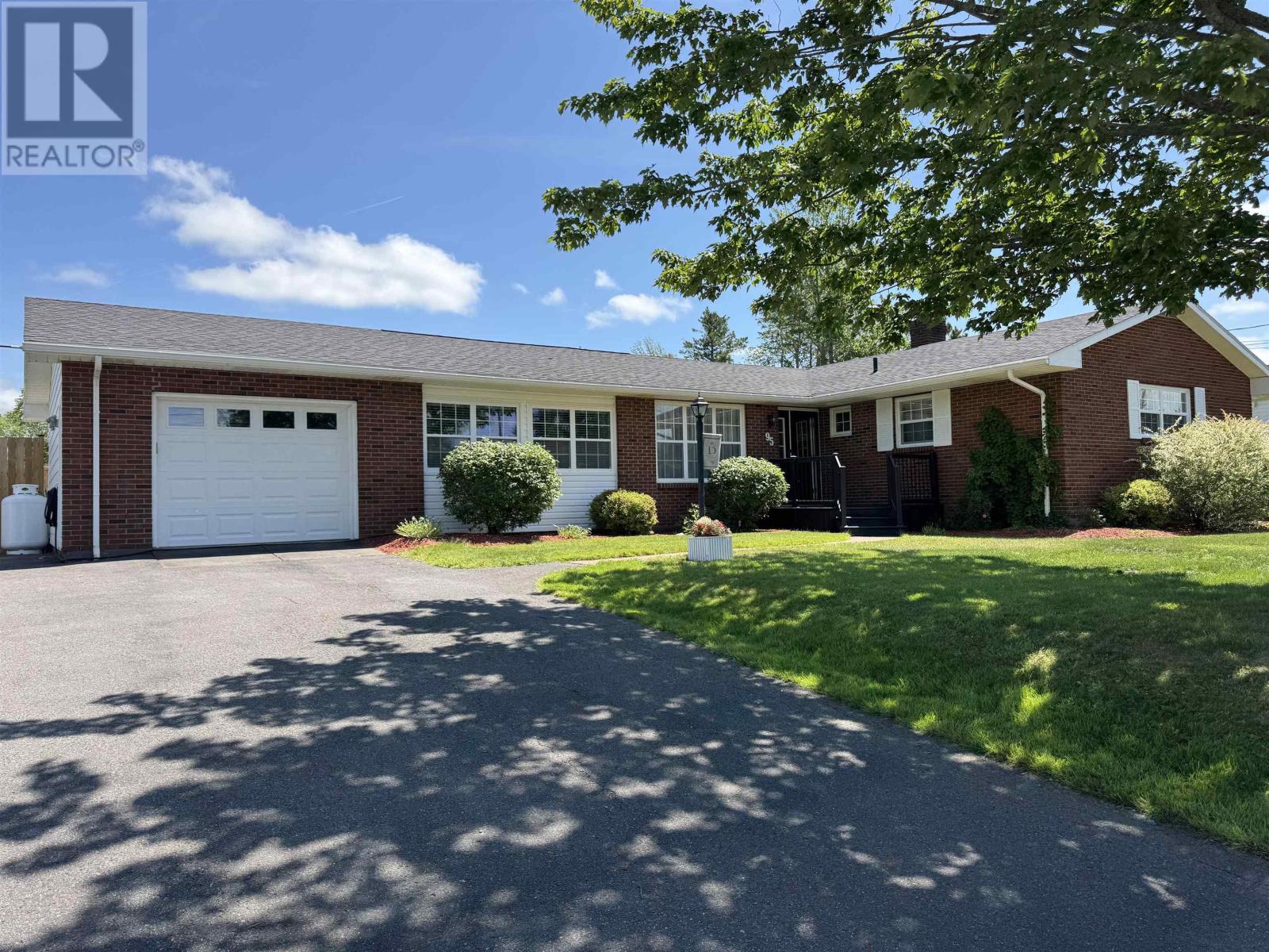 Property at 95 Poplar Street image 1
