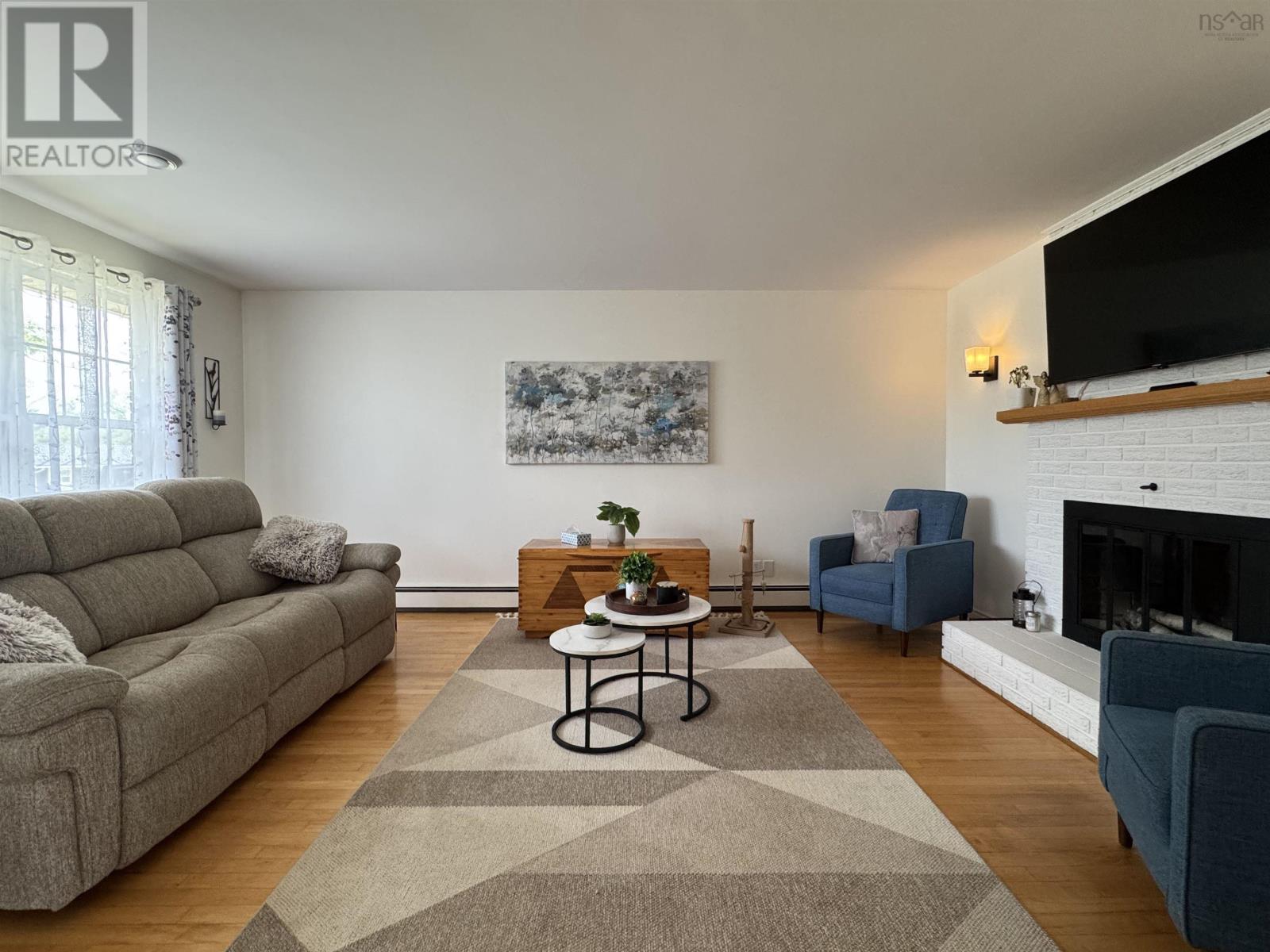 Property at 95 Poplar Street image 4