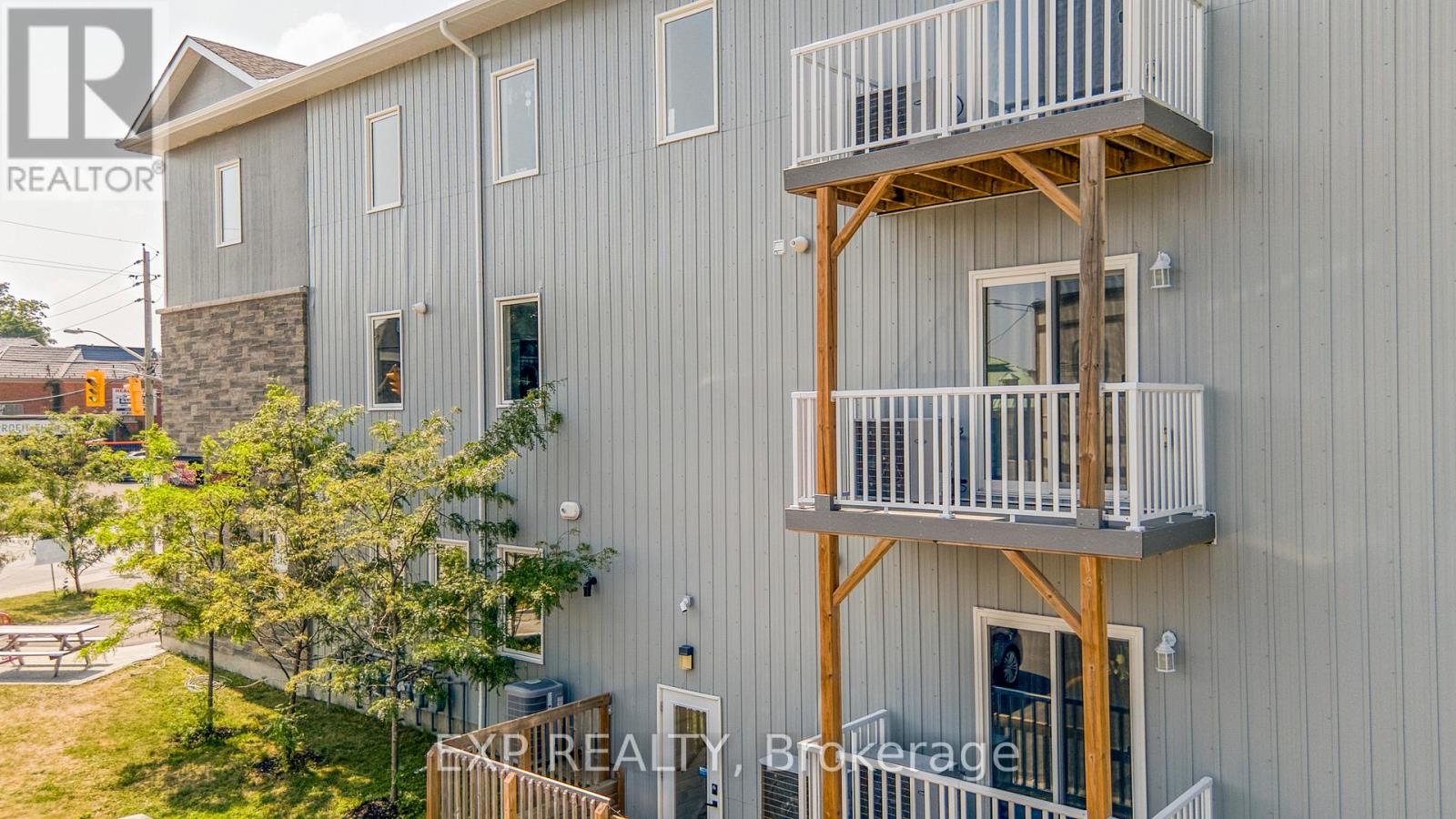 17 Moore Street, Carleton Place, Ontario  K7C 2R4 - Photo 13 - X12295393