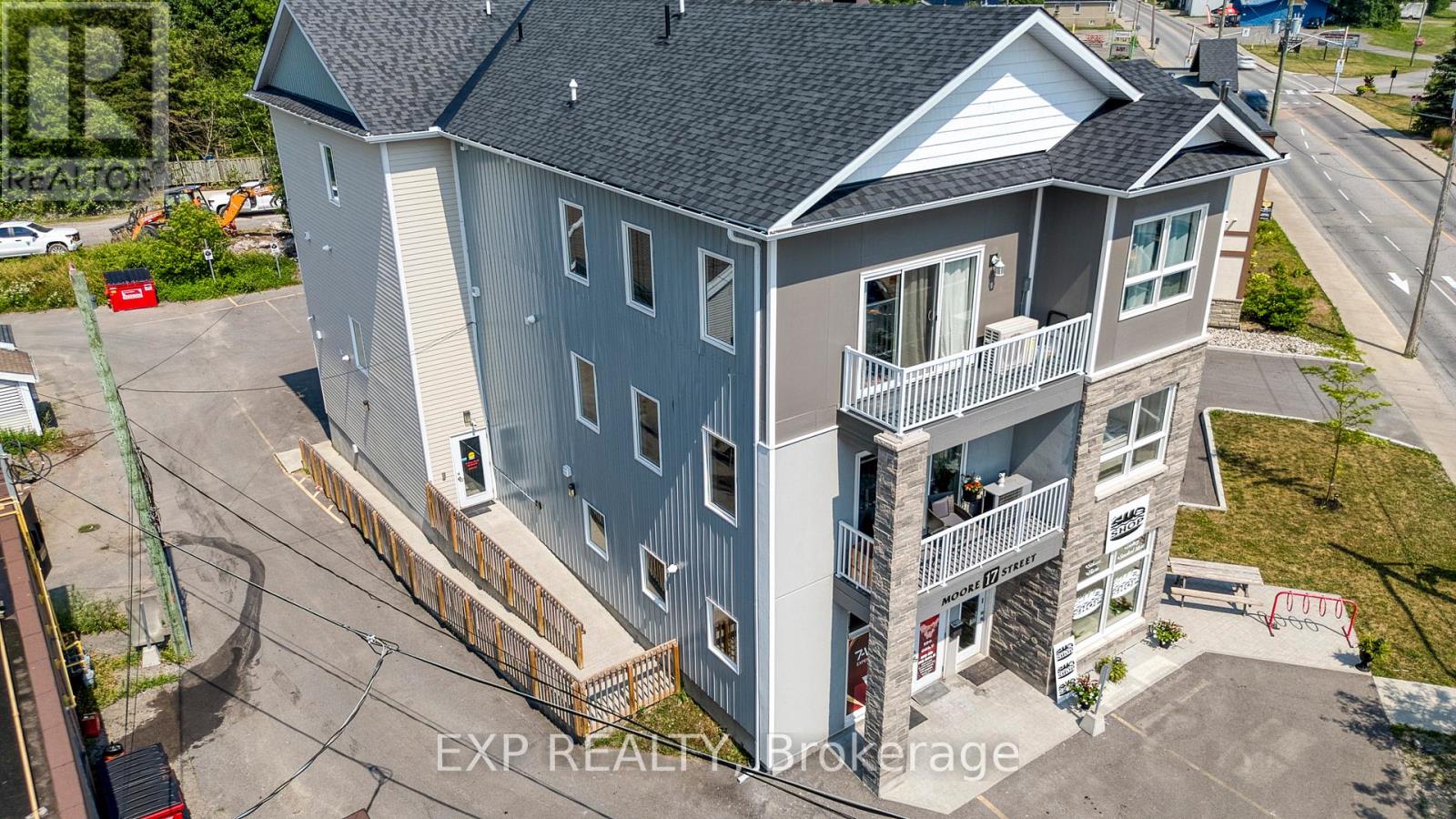 17 Moore Street, Carleton Place, Ontario  K7C 2R4 - Photo 4 - X12295393