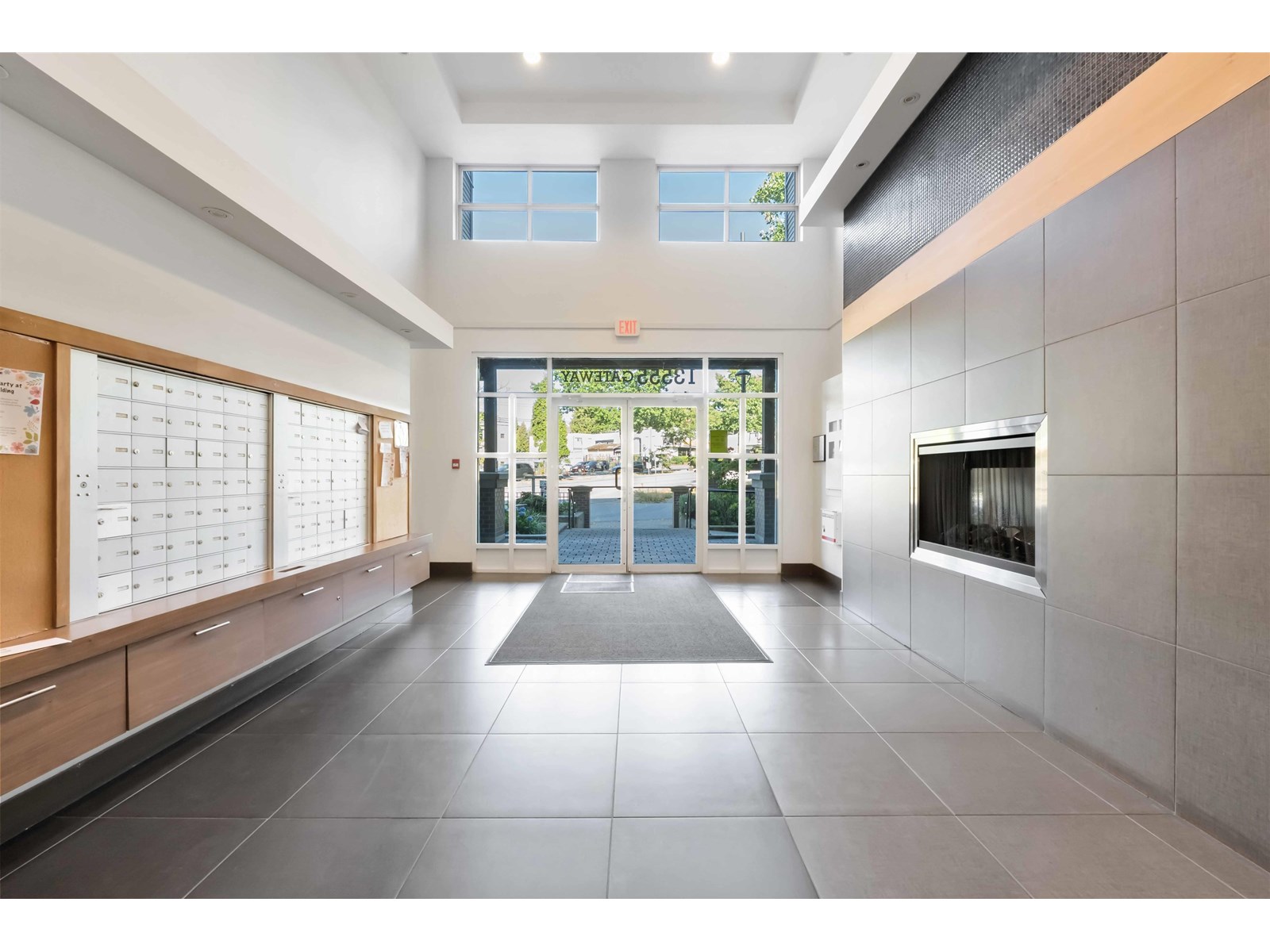216 13555 Gateway Drive, Surrey, British Columbia  V3T 0B5 - Photo 5 - R3025864