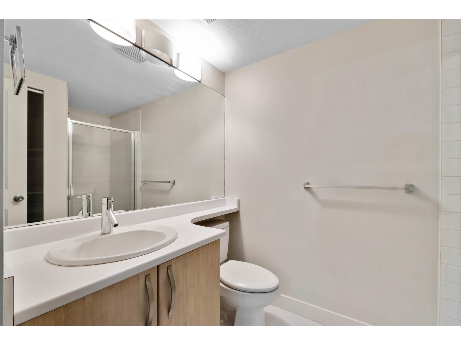 216 13555 Gateway Drive, Surrey, British Columbia  V3T 0B5 - Photo 16 - R3025864