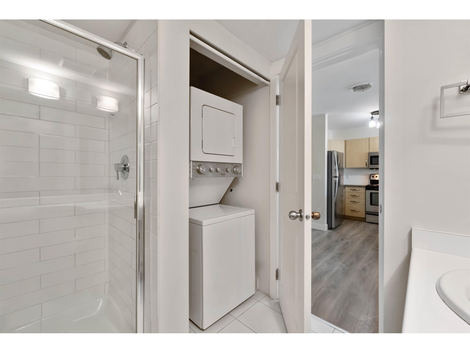 216 13555 Gateway Drive, Surrey, British Columbia  V3T 0B5 - Photo 17 - R3025864