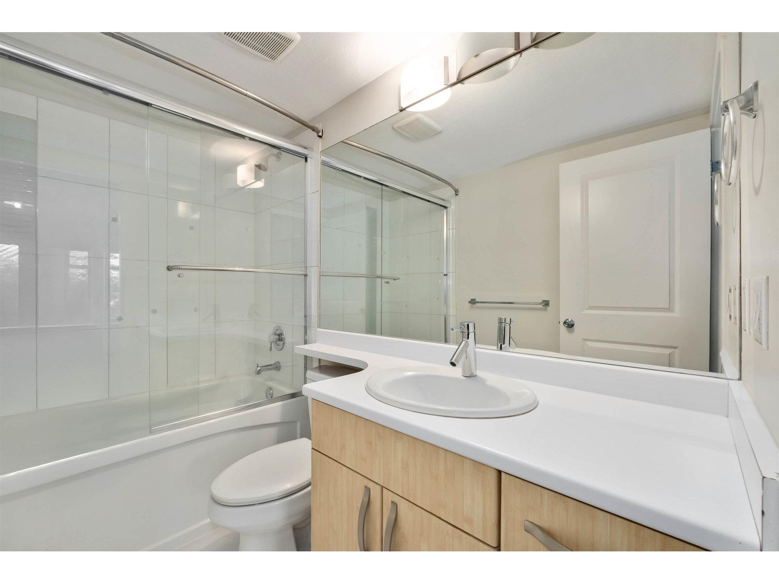216 13555 Gateway Drive, Surrey, British Columbia  V3T 0B5 - Photo 22 - R3025864