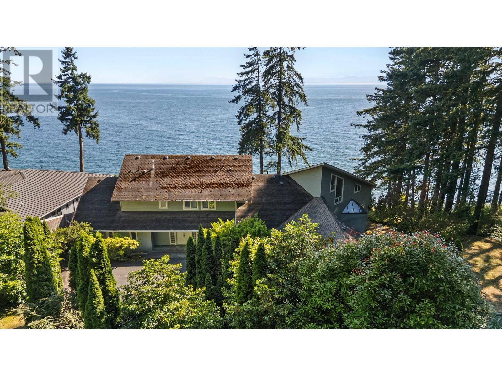 2525 LOWER ROAD, Roberts Creek, British Columbia