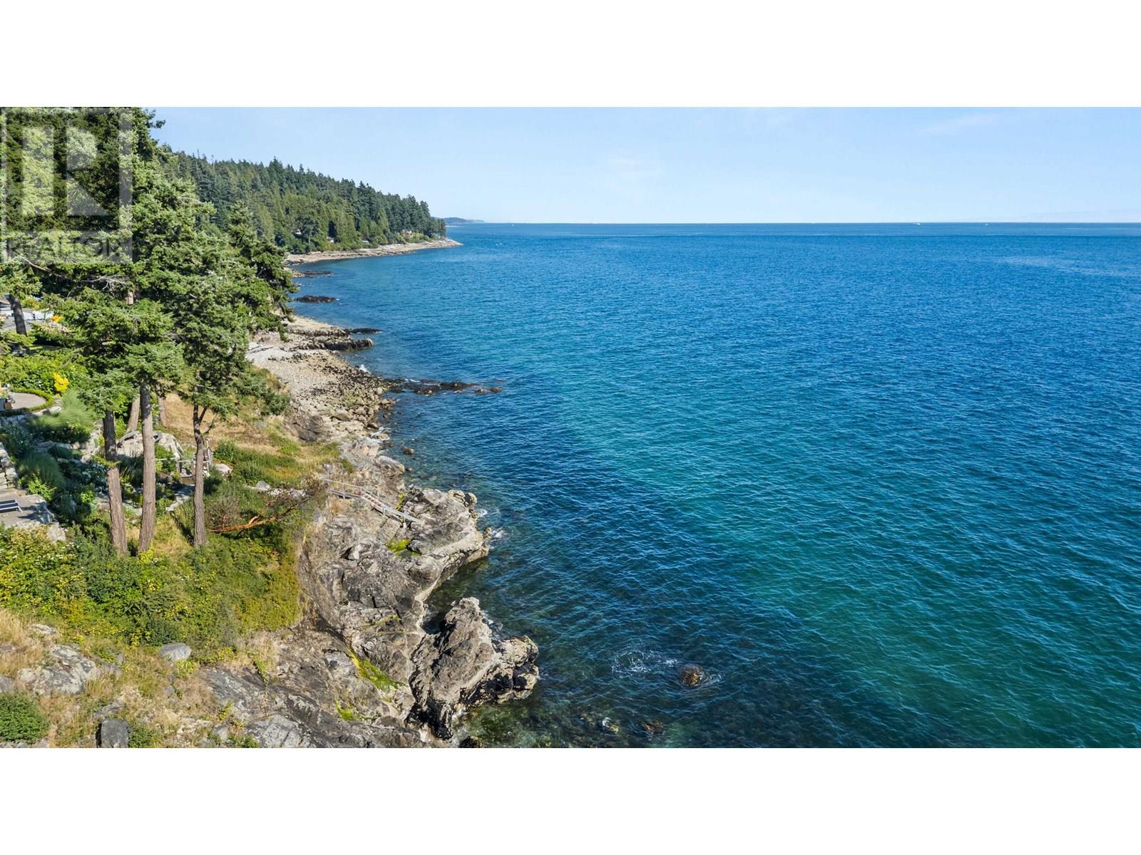2525 Lower Road, Roberts Creek, British Columbia  V0N 2W4 - Photo 5 - R3017827