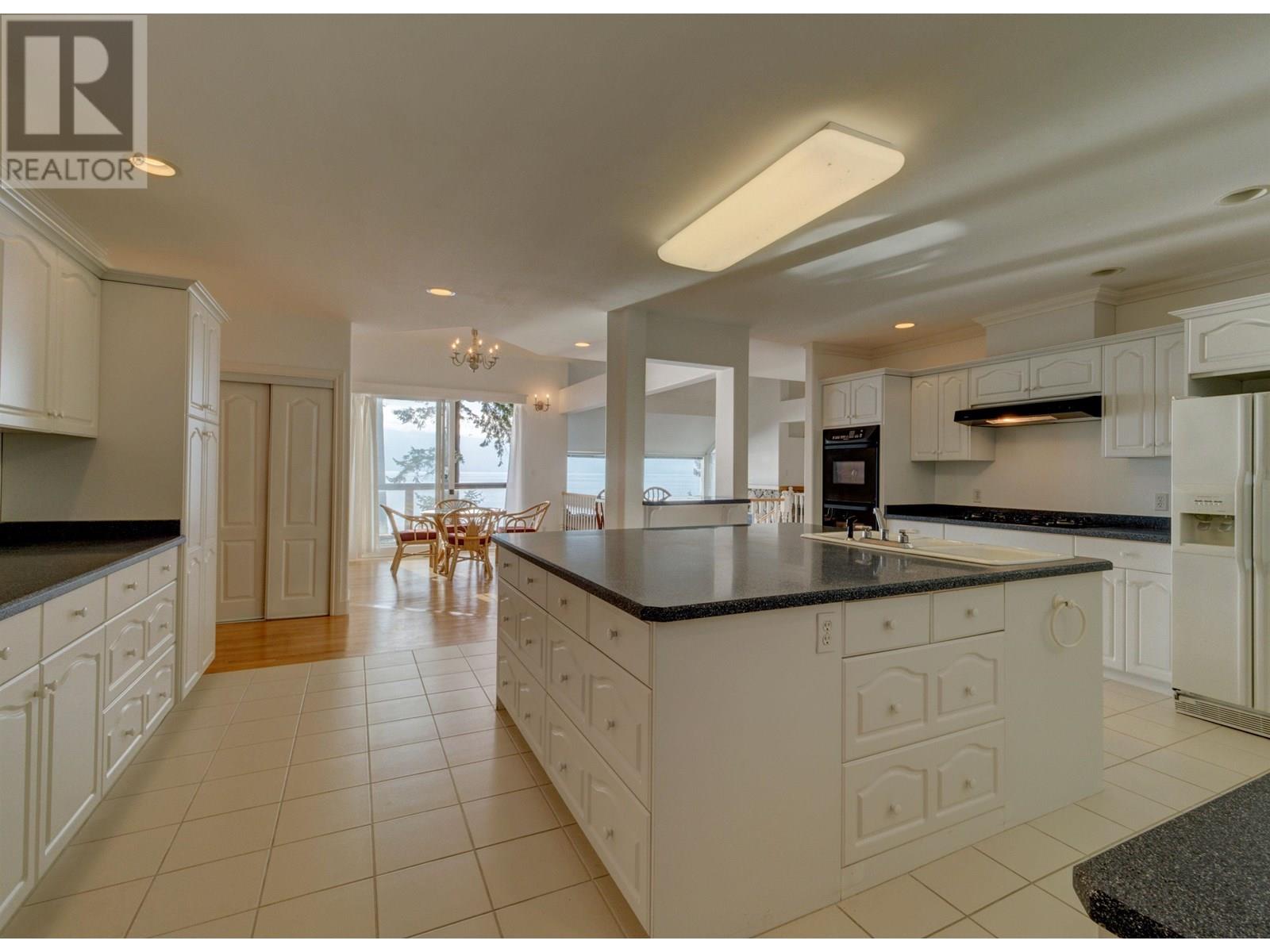 2525 Lower Road, Roberts Creek, British Columbia  V0N 2W4 - Photo 27 - R3017827