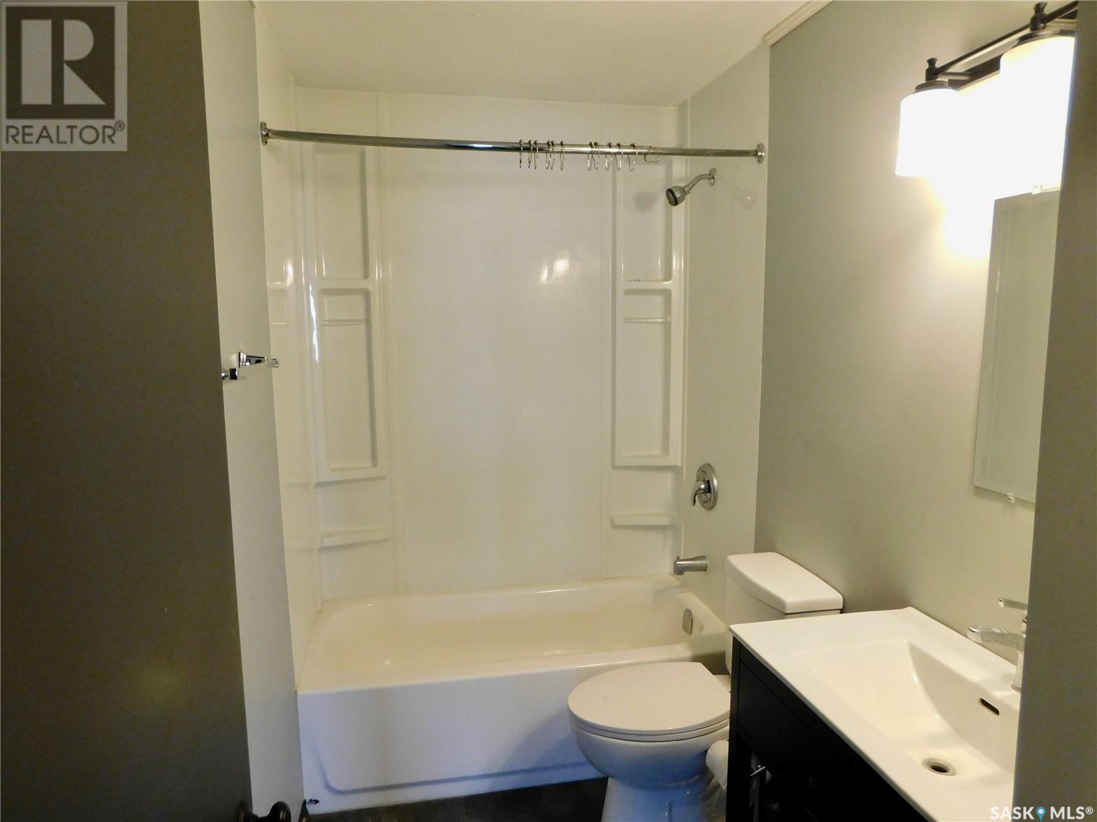 606 Leeville Drive, Assiniboia, Saskatchewan  S0H 0B0 - Photo 10 - SK008181