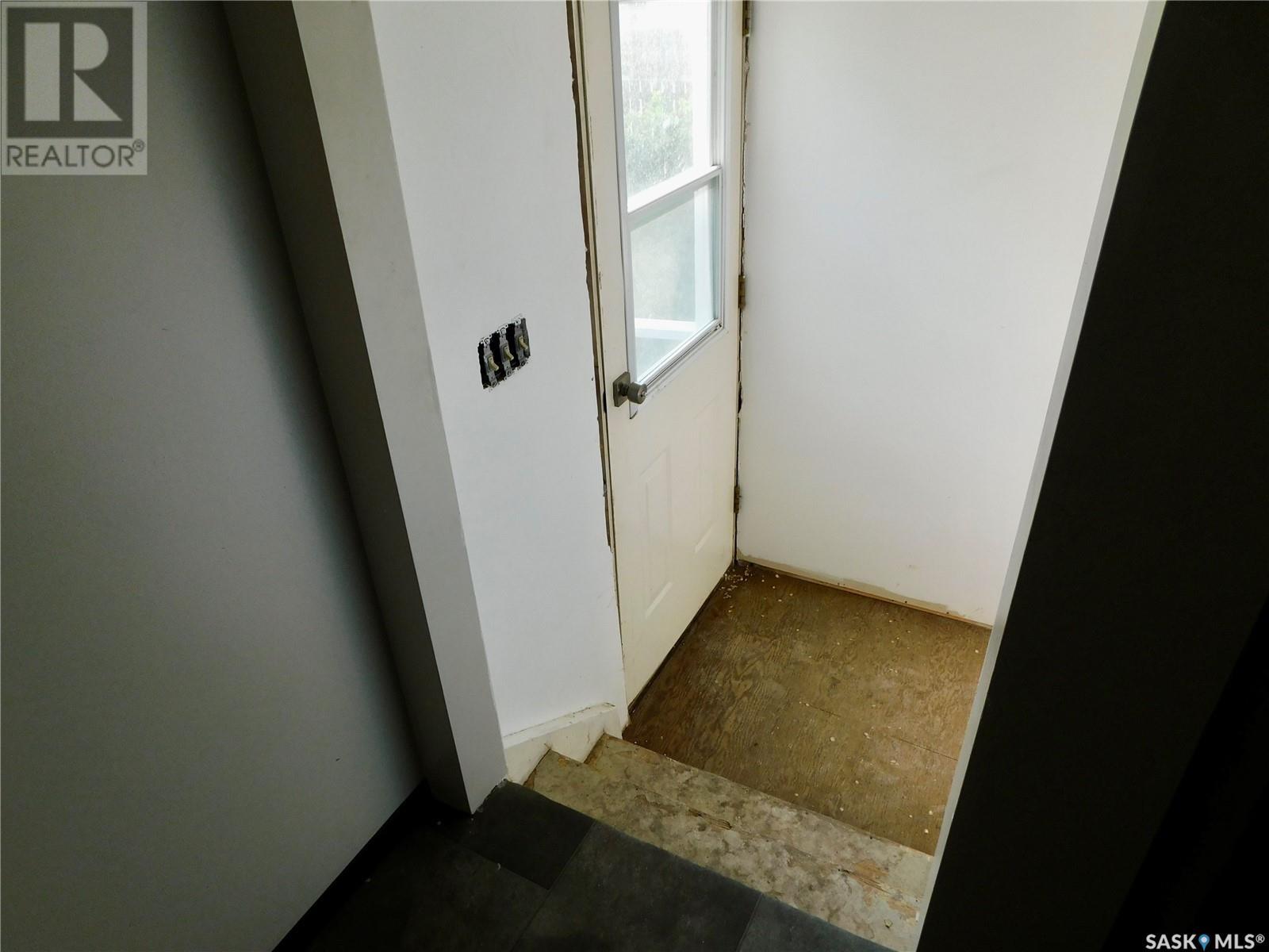 606 Leeville Drive, Assiniboia, Saskatchewan  S0H 0B0 - Photo 22 - SK008181