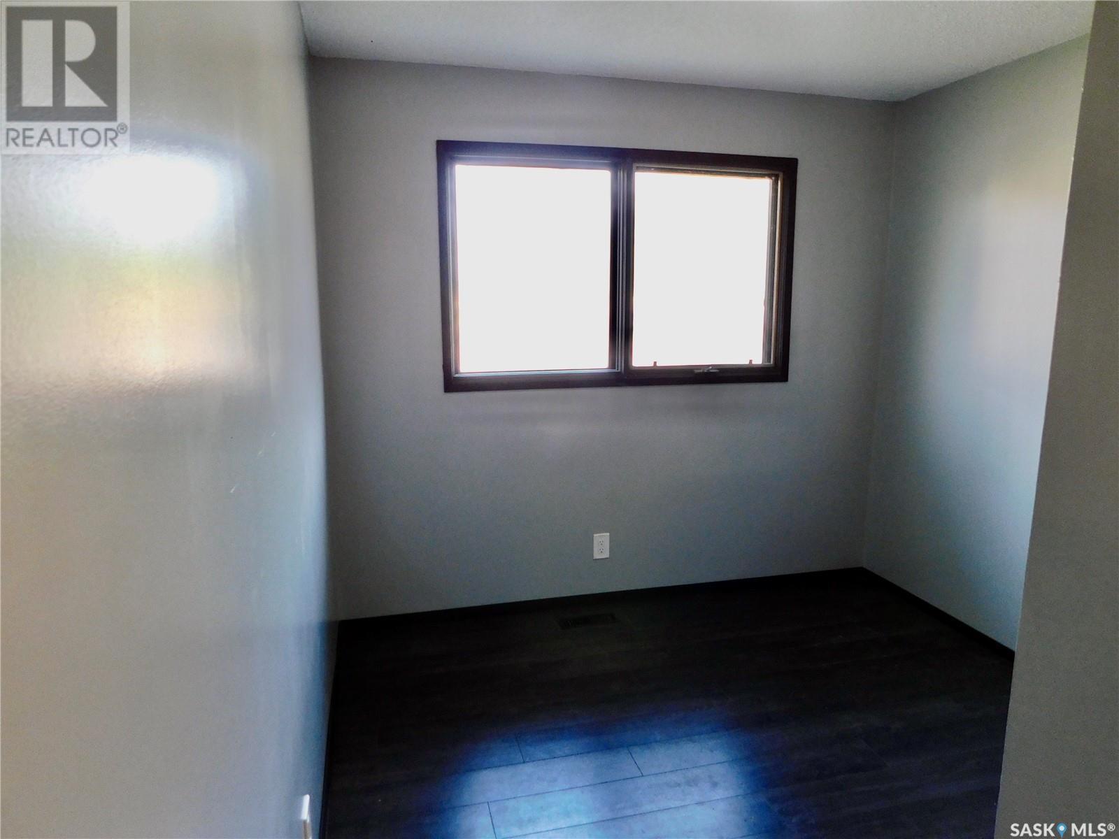 606 Leeville Drive, Assiniboia, Saskatchewan  S0H 0B0 - Photo 12 - SK008181
