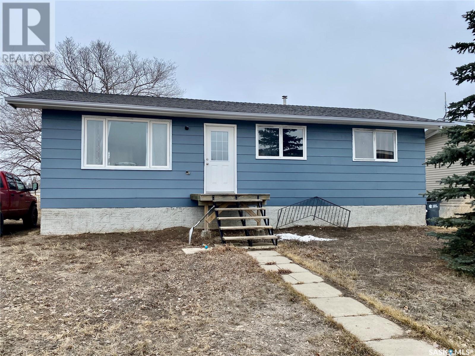 606 Leeville Drive, Assiniboia, Saskatchewan  S0H 0B0 - Photo 2 - SK008181