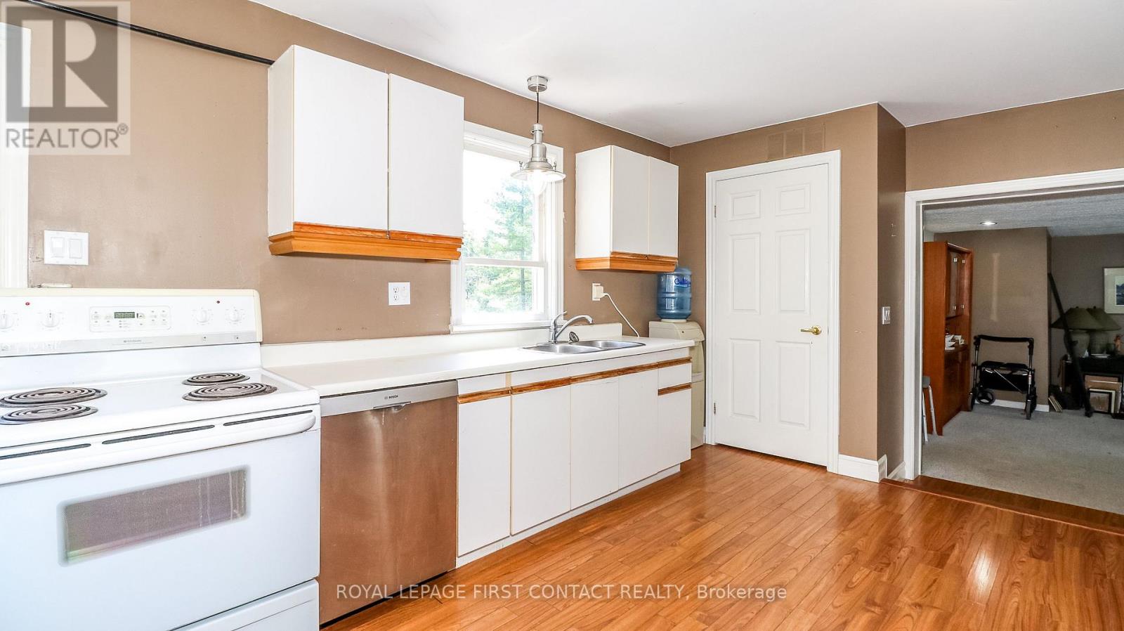 953 Ridge Road W, Oro-Medonte, Ontario  L0L 2E0 - Photo 13 - S12295430