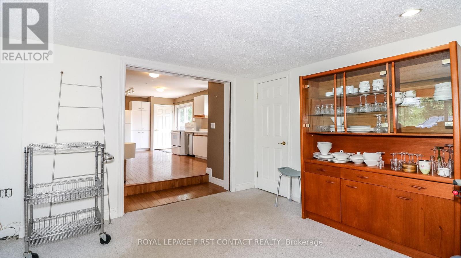 953 Ridge Road W, Oro-Medonte, Ontario  L0L 2E0 - Photo 14 - S12295430
