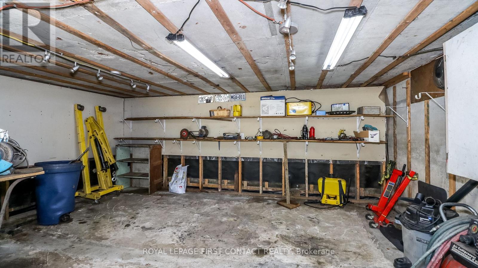 953 Ridge Road W, Oro-Medonte, Ontario  L0L 2E0 - Photo 19 - S12295430