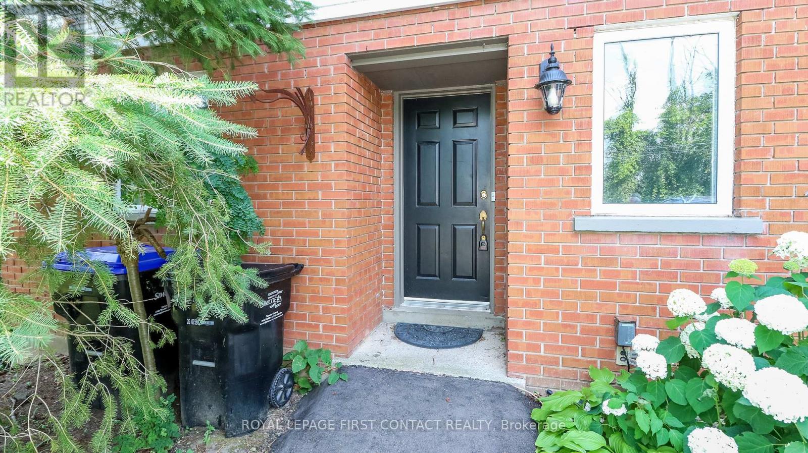953 Ridge Road W, Oro-Medonte, Ontario  L0L 2E0 - Photo 2 - S12295430