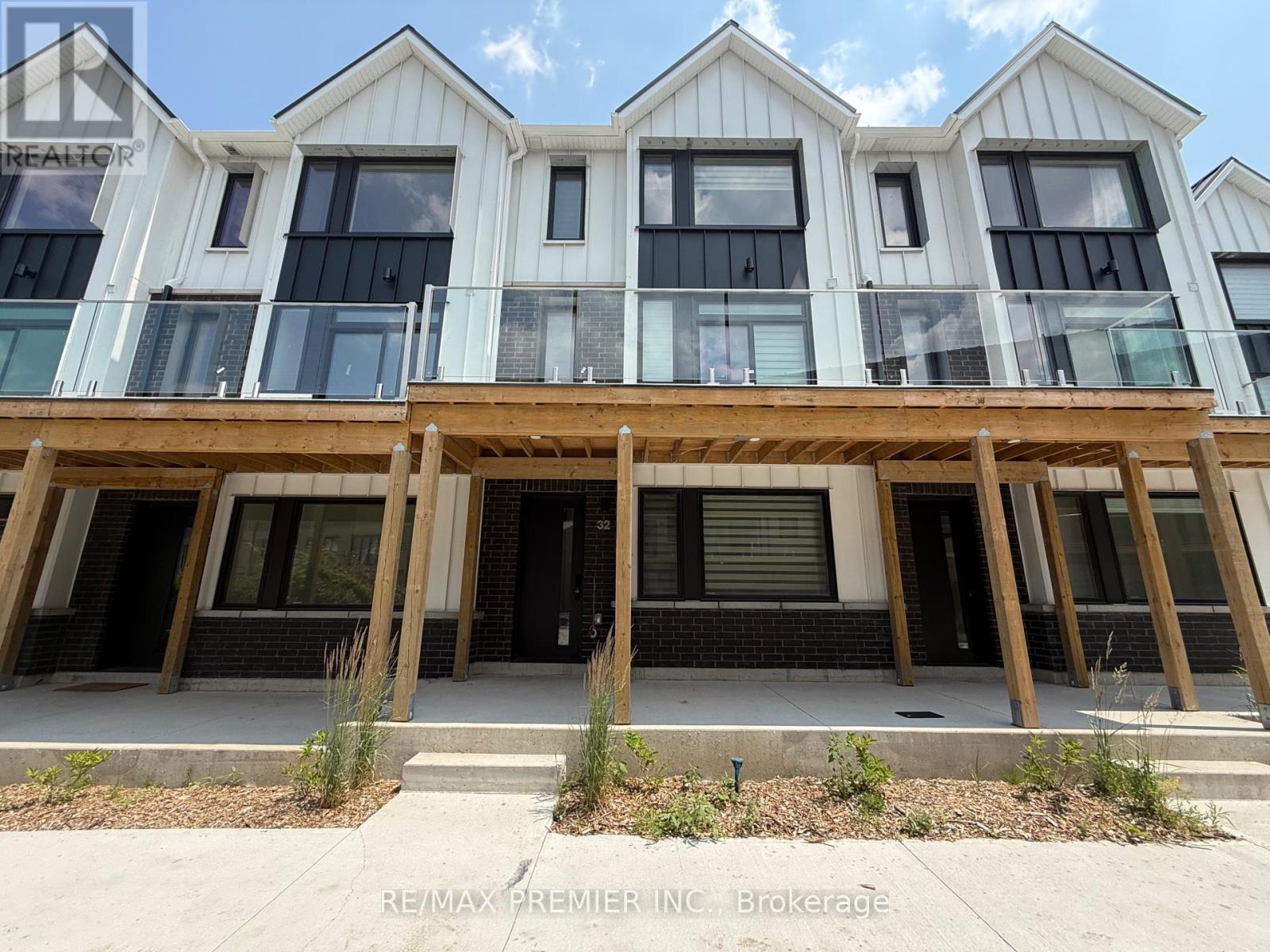 32 RAINWATER LANE, Barrie, Ontario
