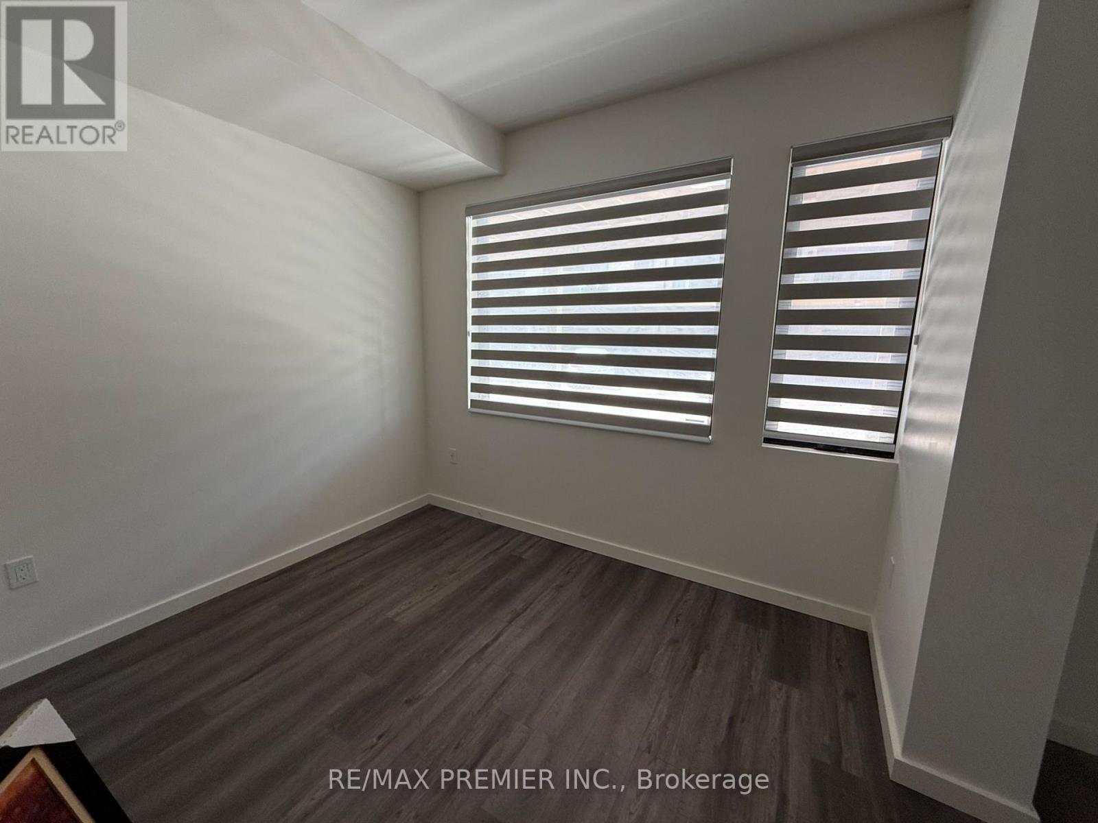 32 Rainwater Lane, Barrie, Ontario  L4N 9J6 - Photo 3 - S12295462