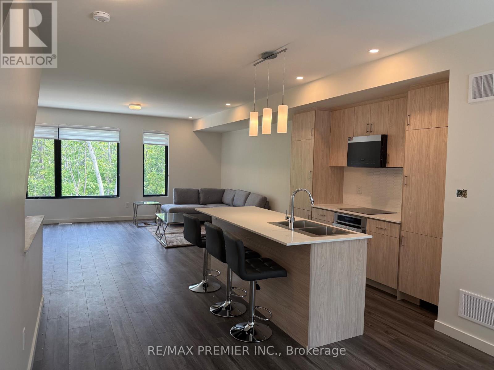 32 Rainwater Lane, Barrie, Ontario  L4N 9J6 - Photo 6 - S12295462