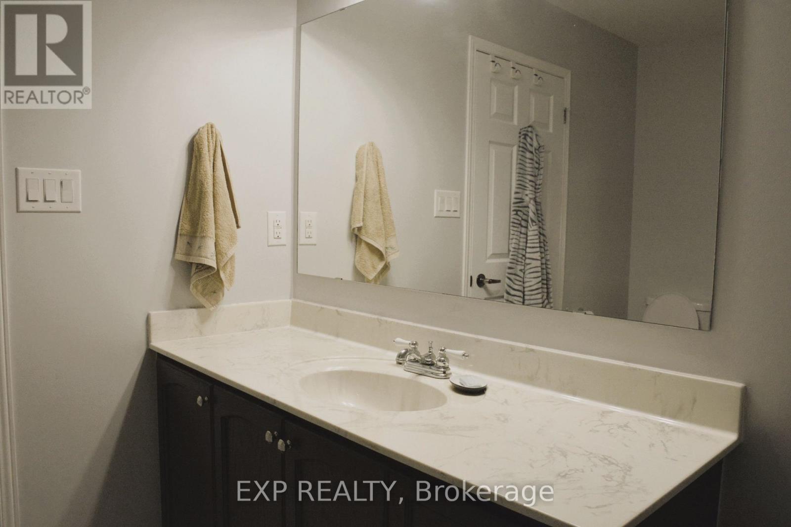 116 Goldham Way, Halton Hills, Ontario  L7G 0C8 - Photo 17 - W12295445