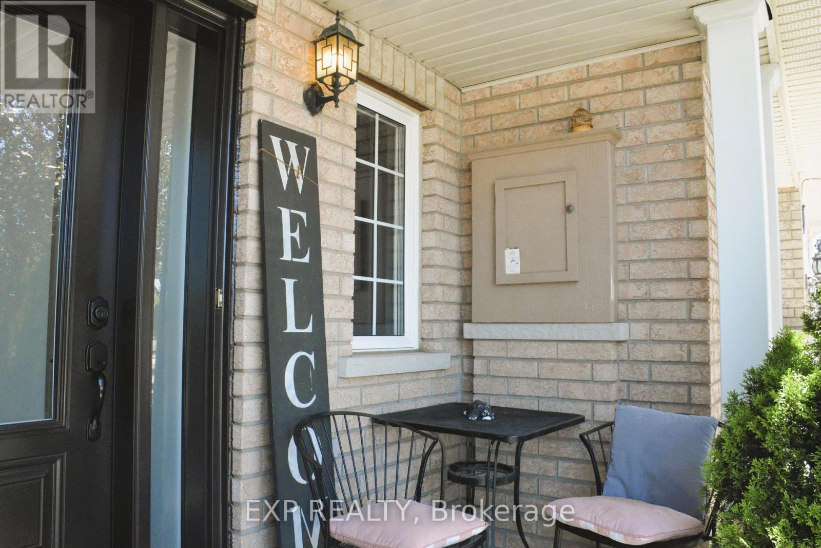 116 Goldham Way, Halton Hills, Ontario  L7G 0C8 - Photo 4 - W12295445