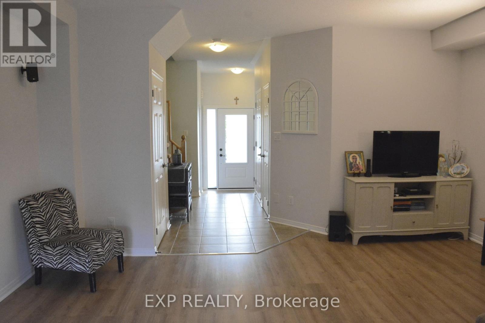 116 Goldham Way, Halton Hills, Ontario  L7G 0C8 - Photo 5 - W12295445