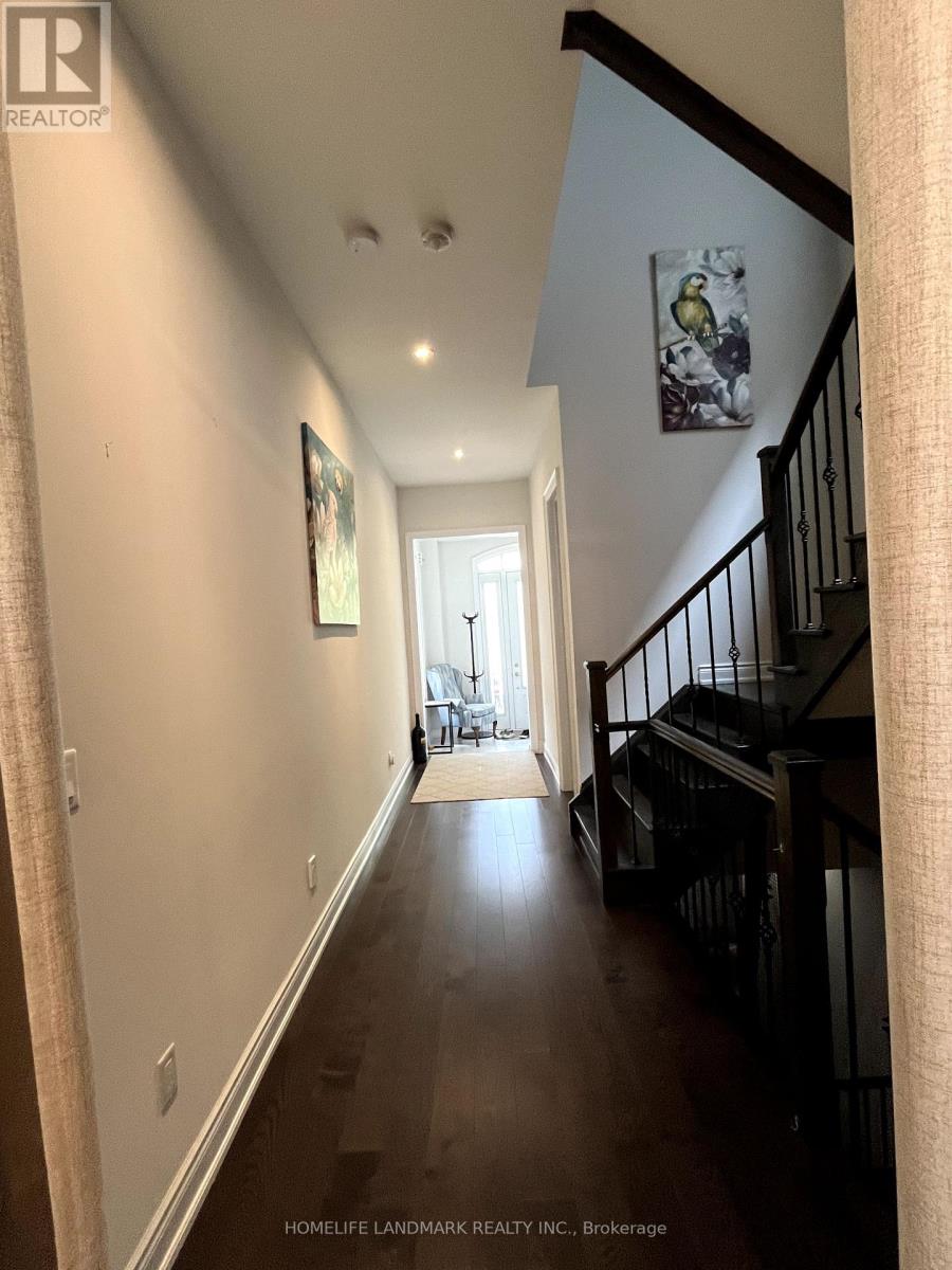 3068 Post Road, Oakville, Ontario  L6H 7C5 - Photo 2 - W12295454