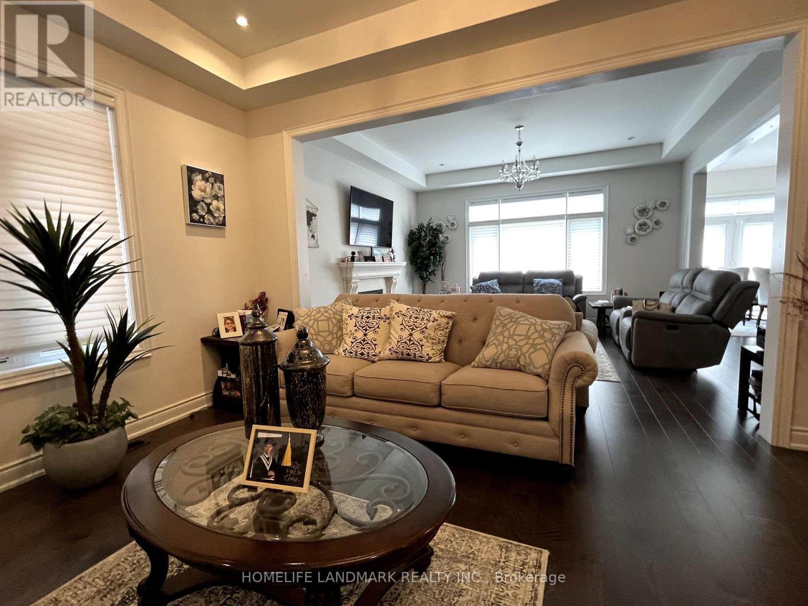 3068 Post Road, Oakville, Ontario  L6H 7C5 - Photo 4 - W12295454