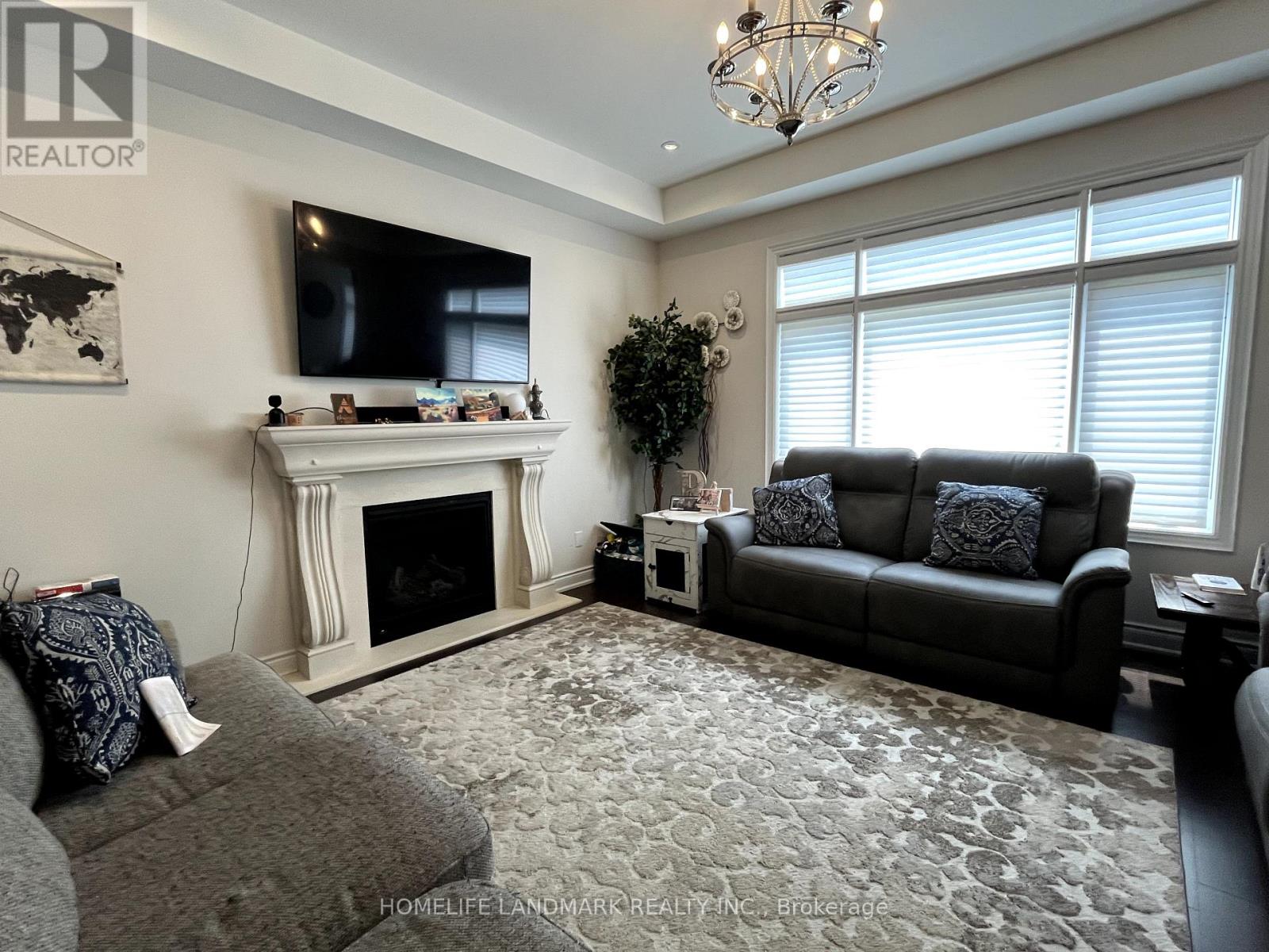 3068 Post Road, Oakville, Ontario  L6H 7C5 - Photo 5 - W12295454