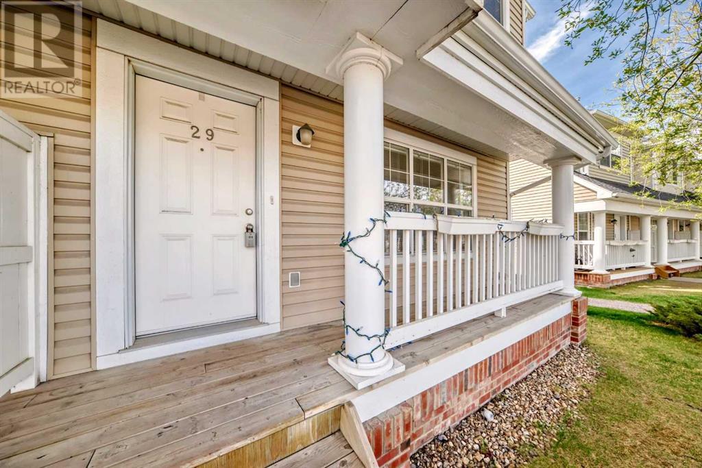 Property at 29 Country Village Gate NE image 4