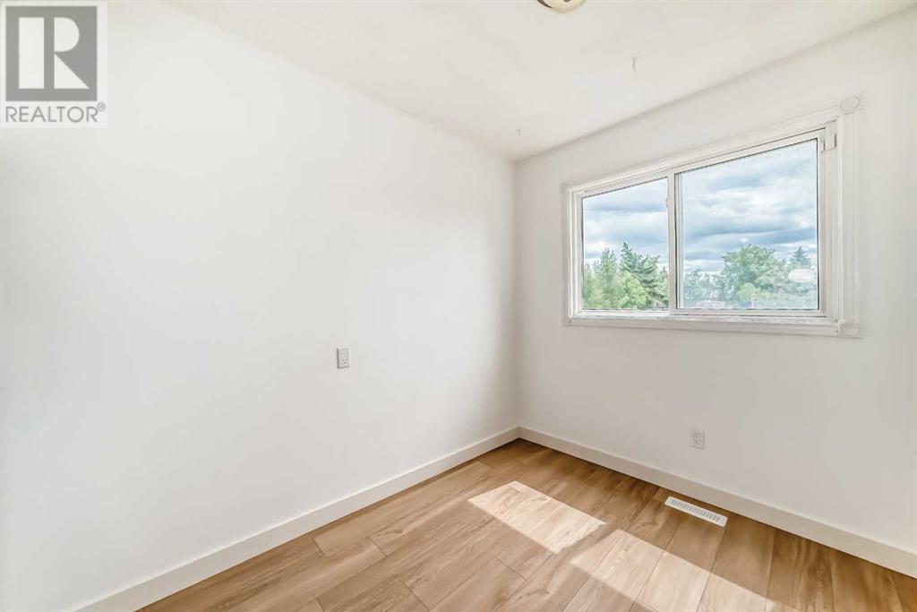 Property at 16, 4515 7 Avenue SE image 4