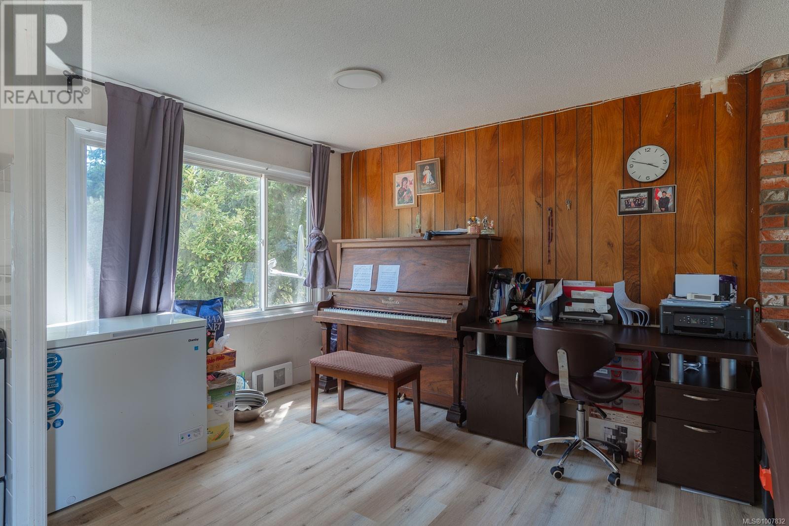 7405 Lantzville Rd, Lantzville, British Columbia  V0R 2H0 - Photo 4 - 1007832
