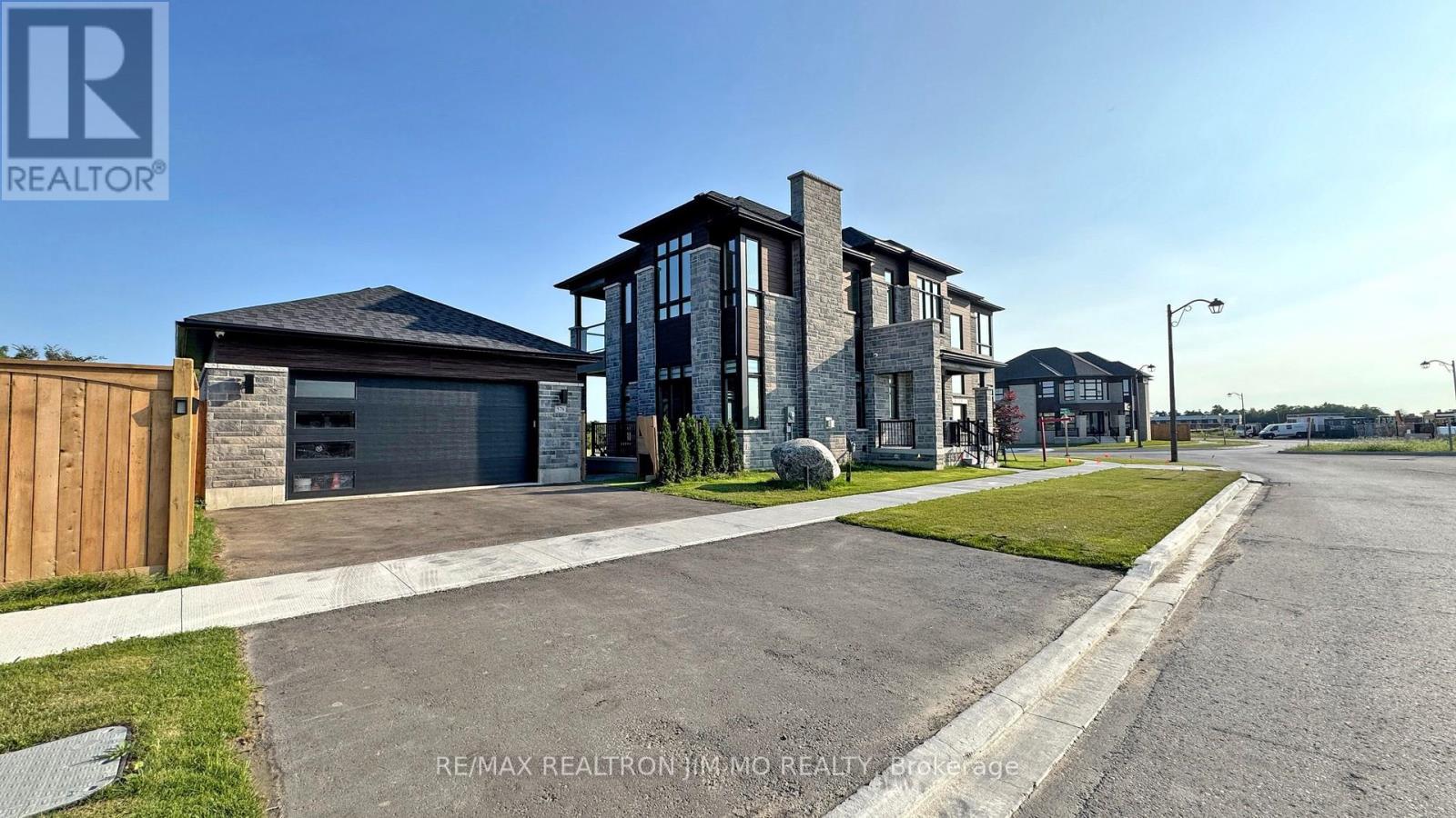 Property at 578 BAKER HILL BOULEVARD image 4