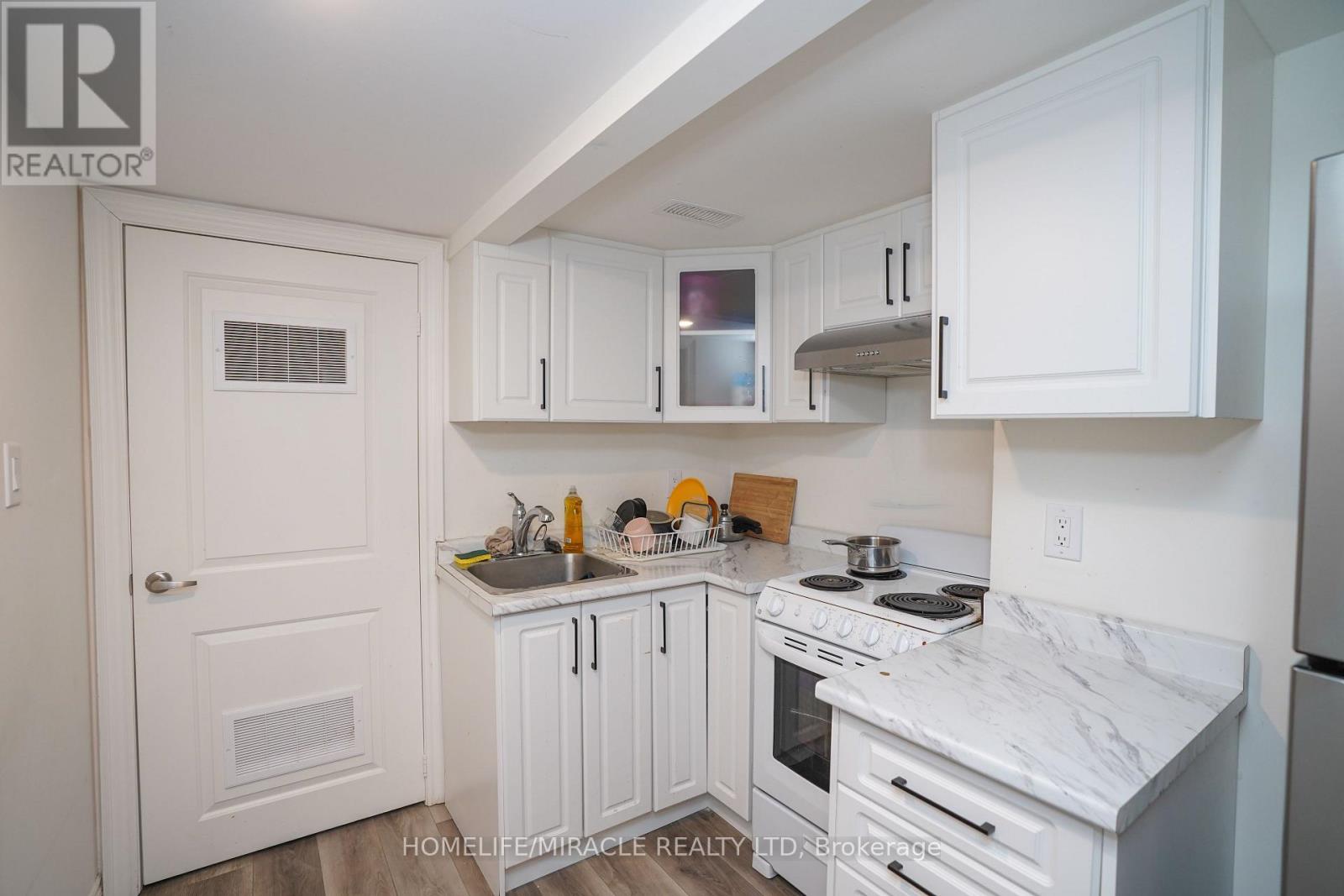2 Queenpost Drive, Brampton (Credit Valley), Ontario  L6Y 6L2 - Photo 39 - W12280876