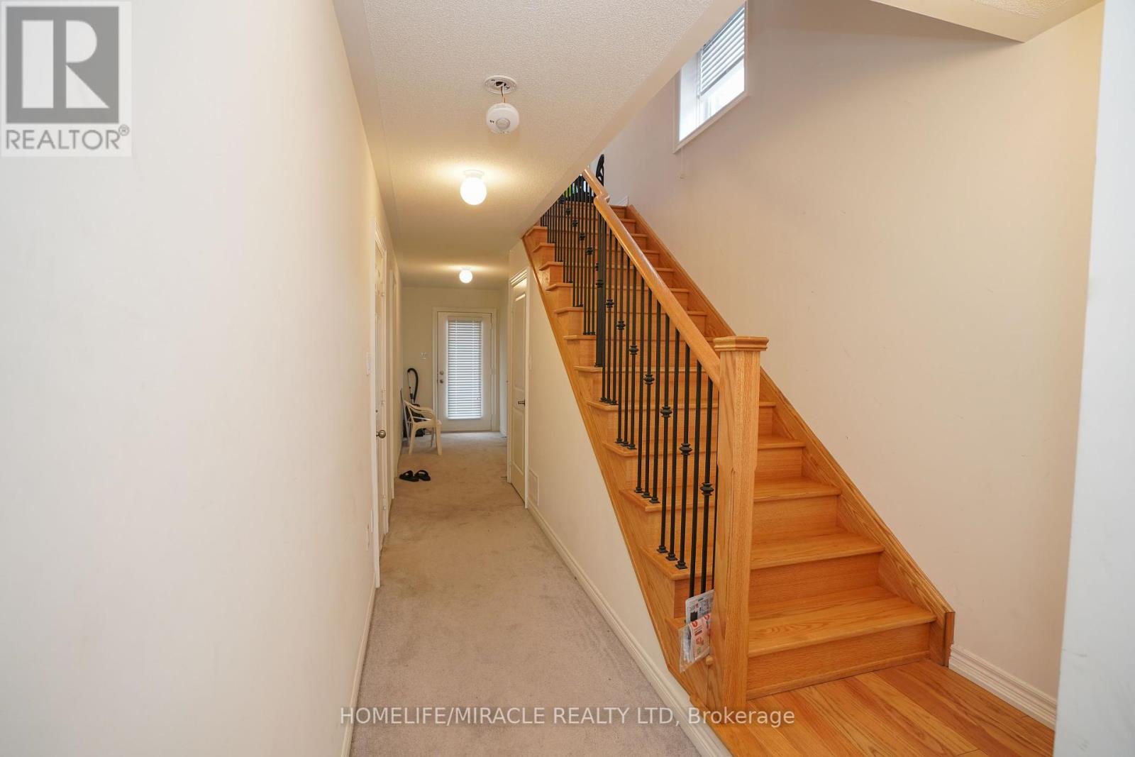 2 Queenpost Drive, Brampton (Credit Valley), Ontario  L6Y 6L2 - Photo 9 - W12280876
