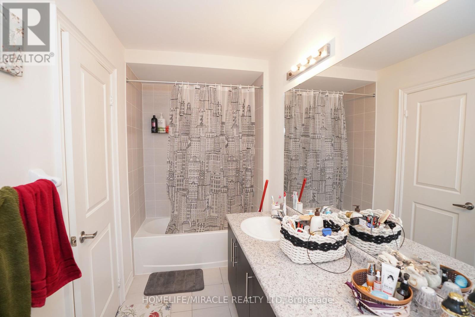 2 Queenpost Drive, Brampton (Credit Valley), Ontario  L6Y 6L2 - Photo 33 - W12280876